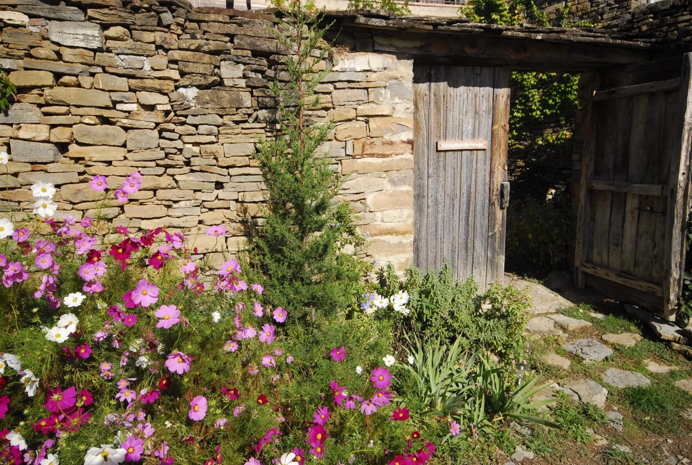 Facade/entrance in O Chardinet d'a Formiga