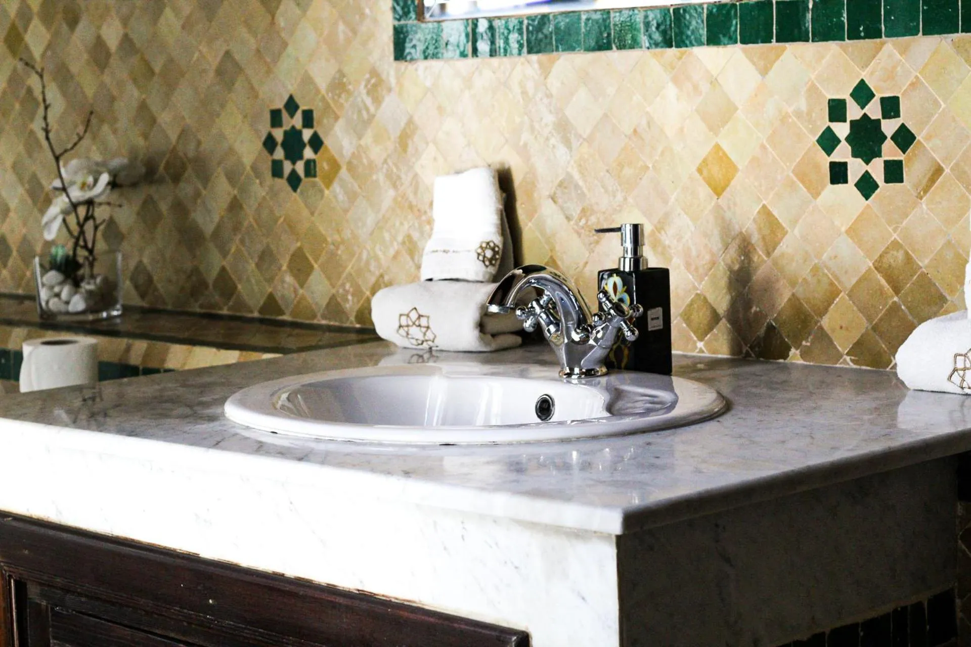 Toilet in Le Grand Alcazar - Riad