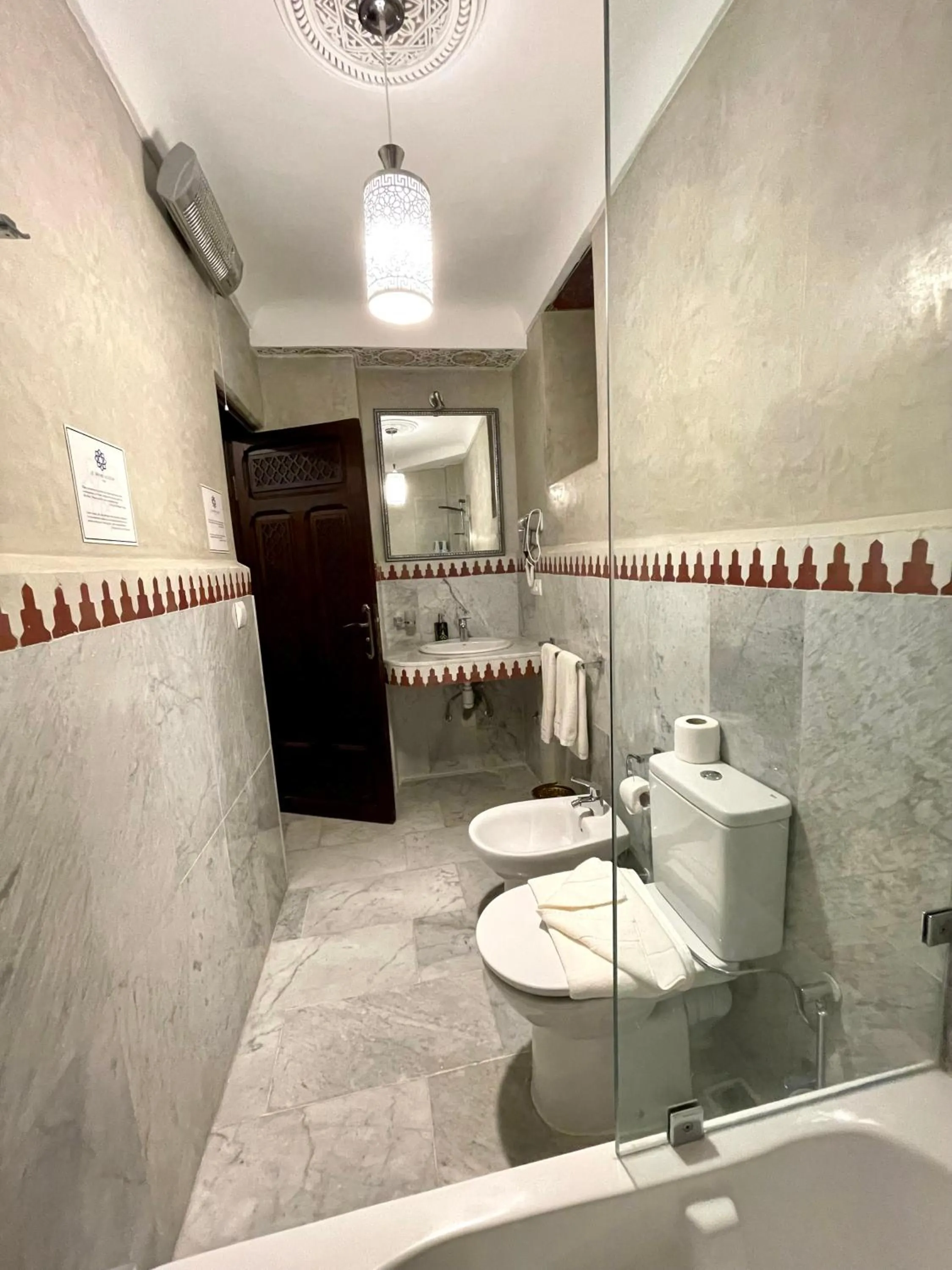 Shower in Le Grand Alcazar - Riad