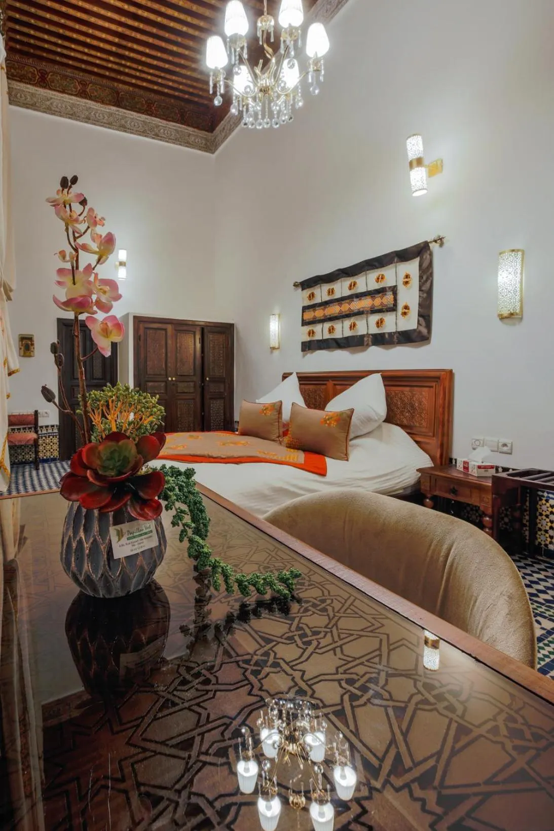 Bed in Le Grand Alcazar - Riad