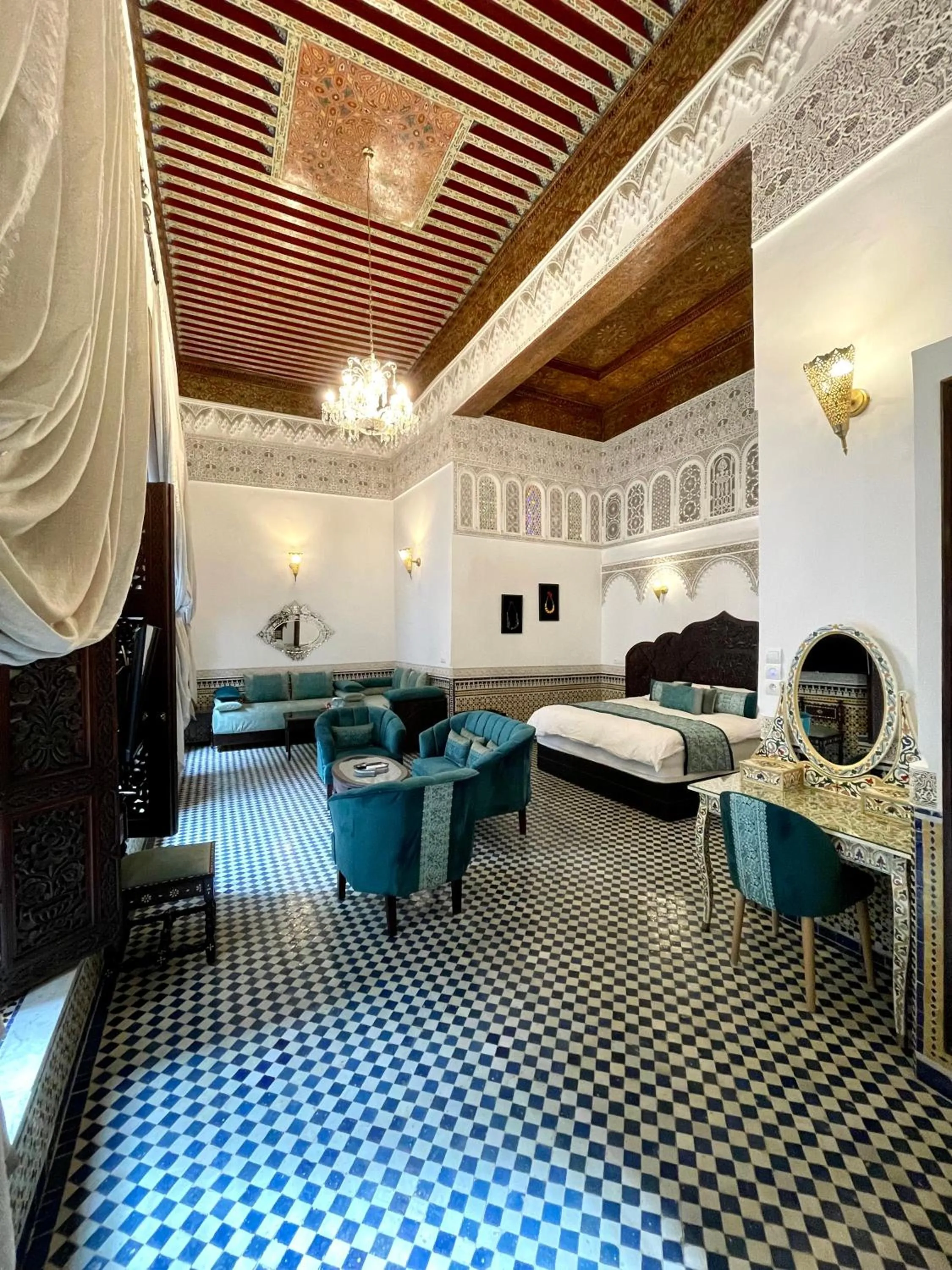 Bed in Le Grand Alcazar - Riad