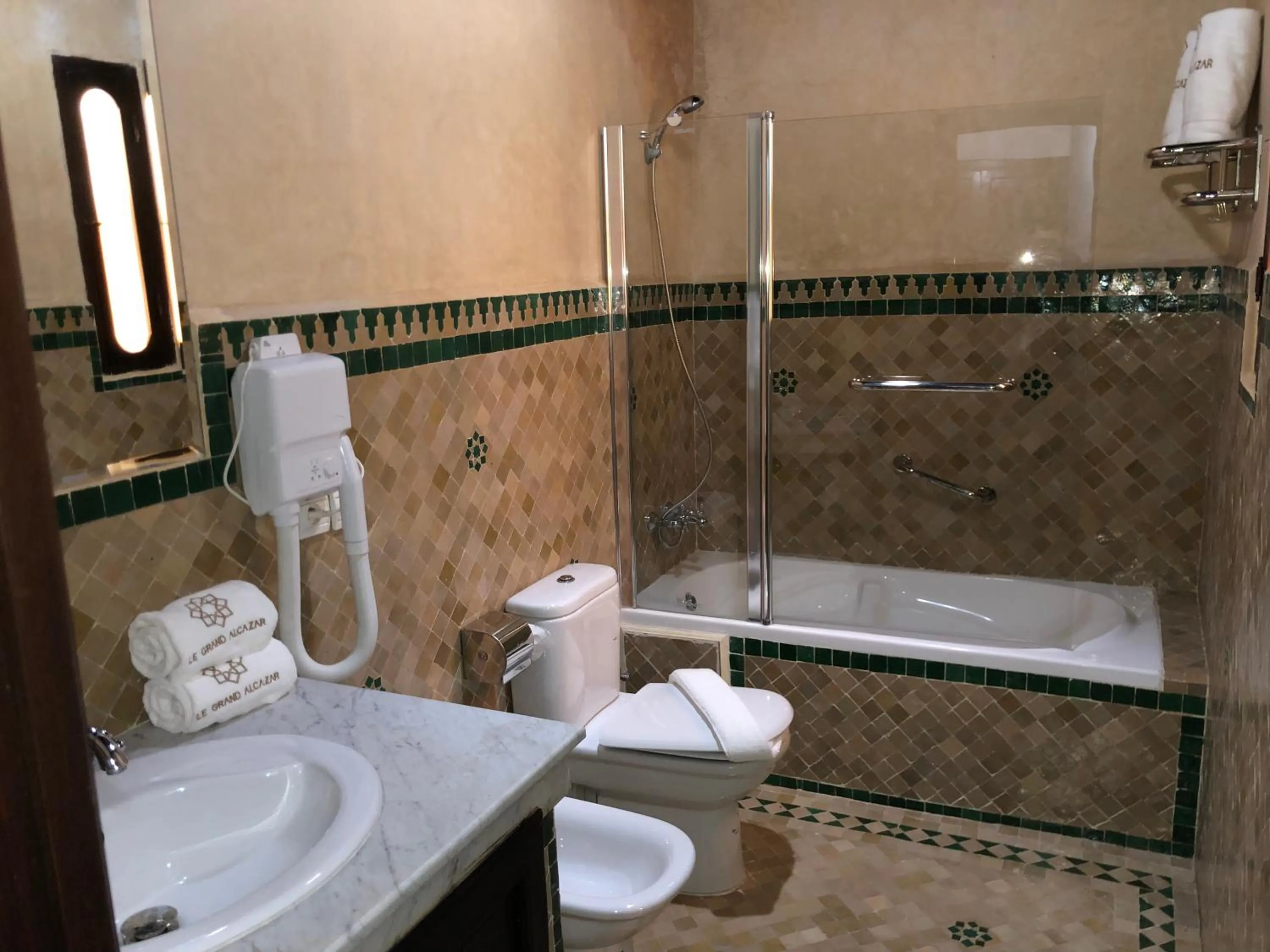 Toilet in Le Grand Alcazar - Riad