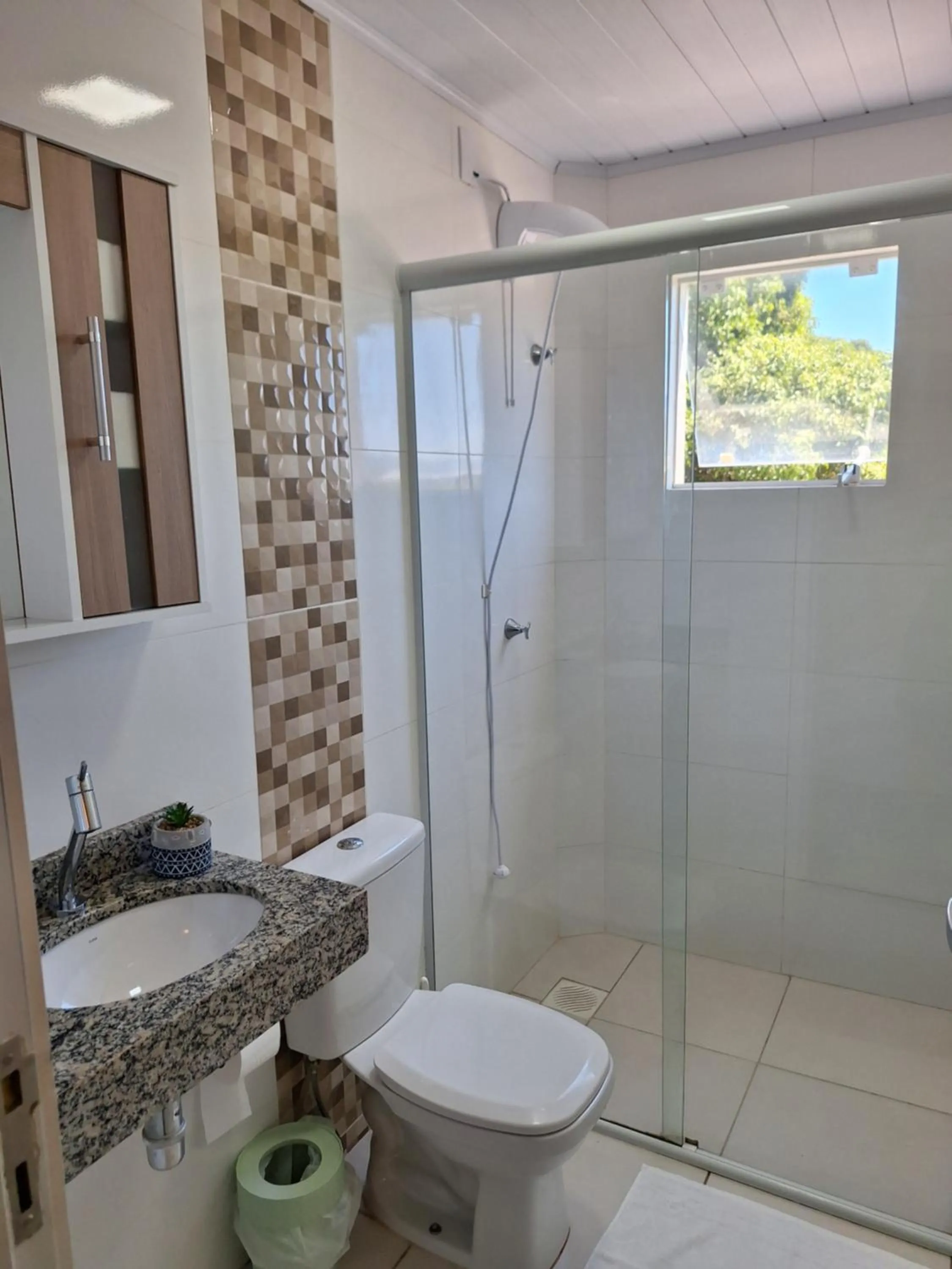 Double or Twin Room with Private Bathroom - single occupancy in Hotel Hospedagem Palhoça com piscina
