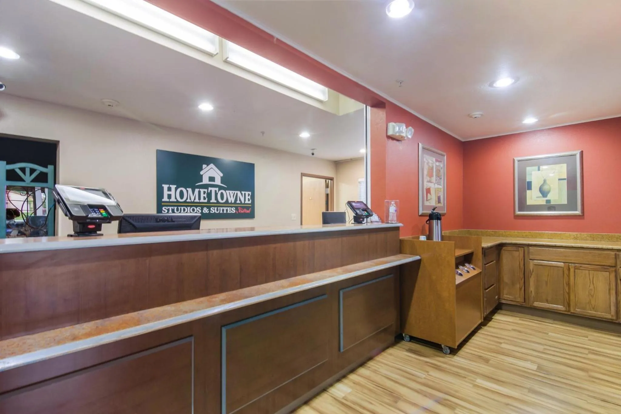 Lobby or reception in HomeTowne Studios & Suites by Red Roof Bentonville