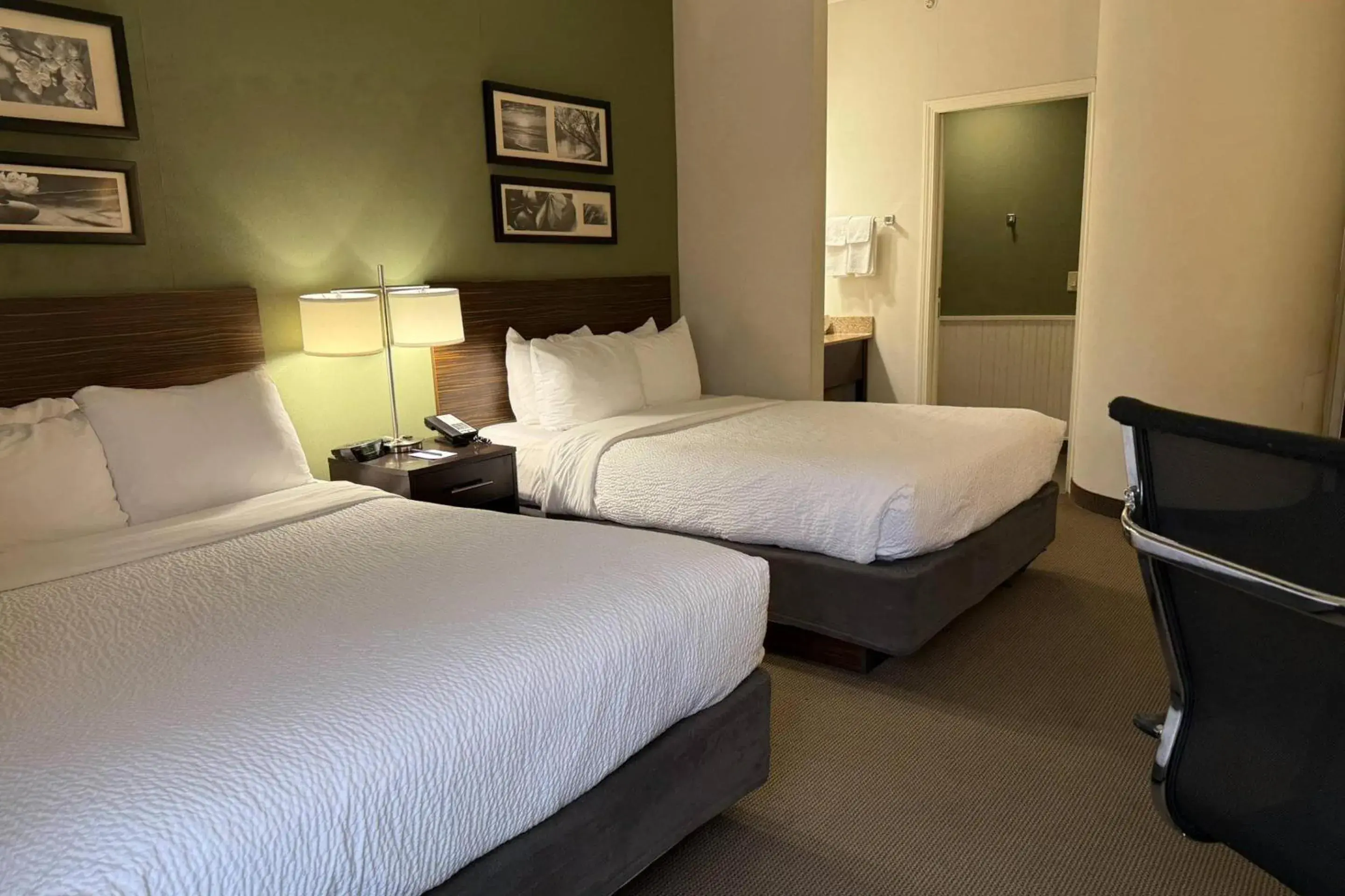 Bedroom, Bed in Sleep Inn & Suites Queensbury - Lake George Bedroom, Bed in Sleep Inn & Suites Queensbury - Lake George