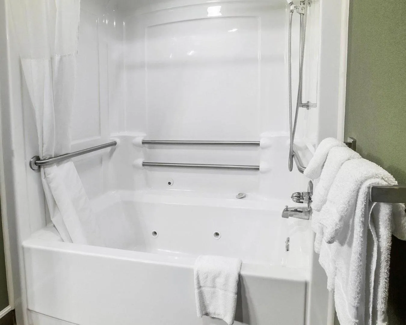 Bedroom in Sleep Inn & Suites Queensbury - Lake George