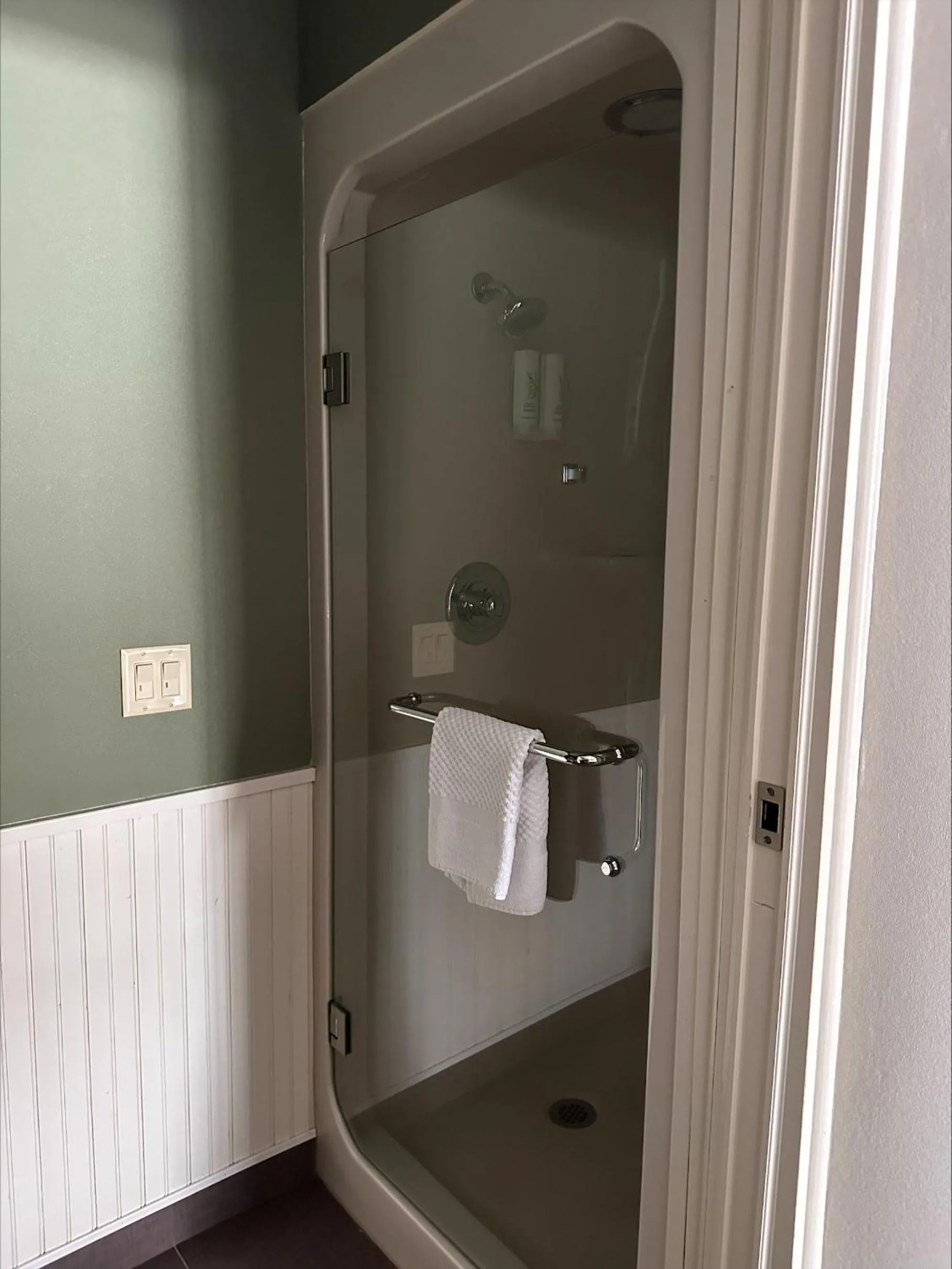 Shower in Sleep Inn & Suites Queensbury - Lake George