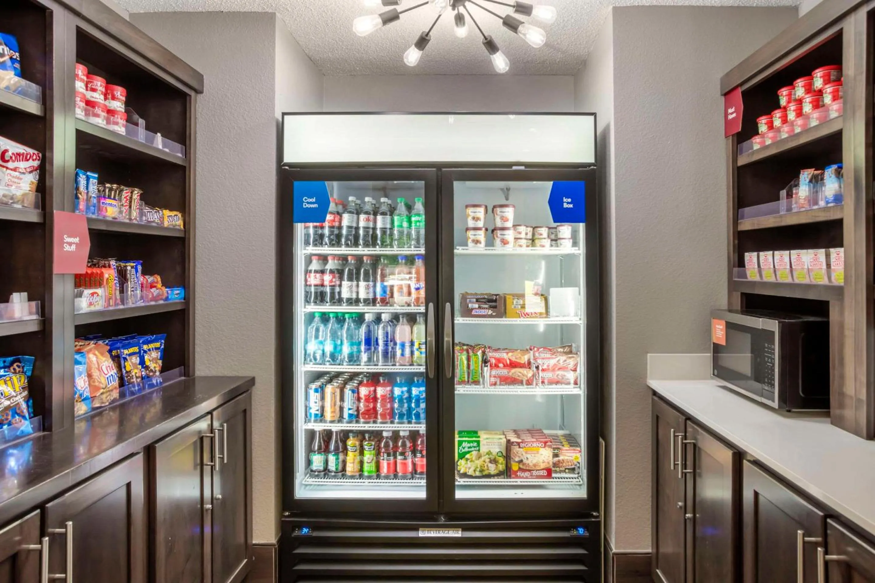 Restaurant/places to eat in Comfort Suites Nashville Airport - BNA