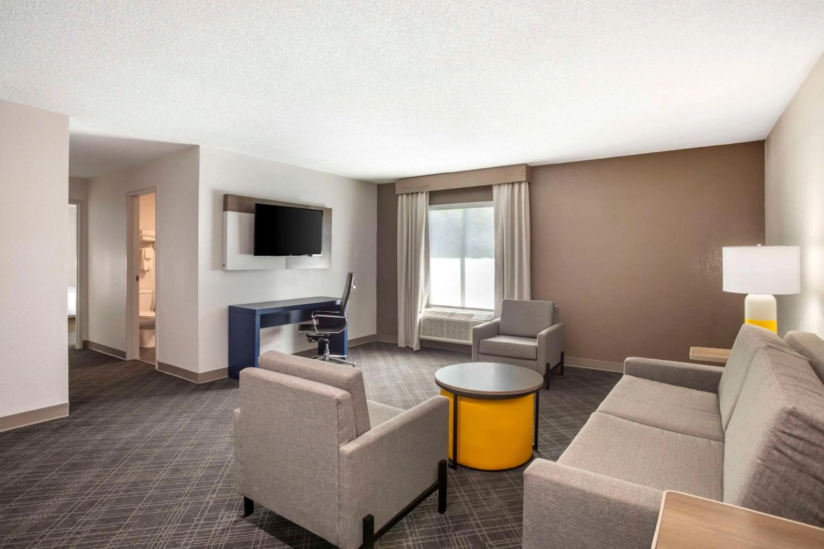 Bedroom in Comfort Suites Nashville Airport - BNA