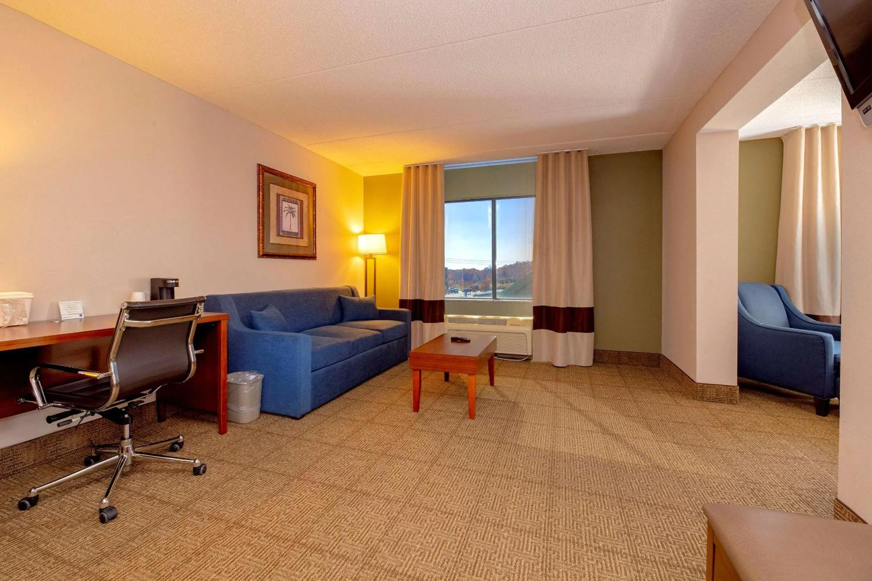 Photo of the whole room in Comfort Inn Near Quantico Main Gate North