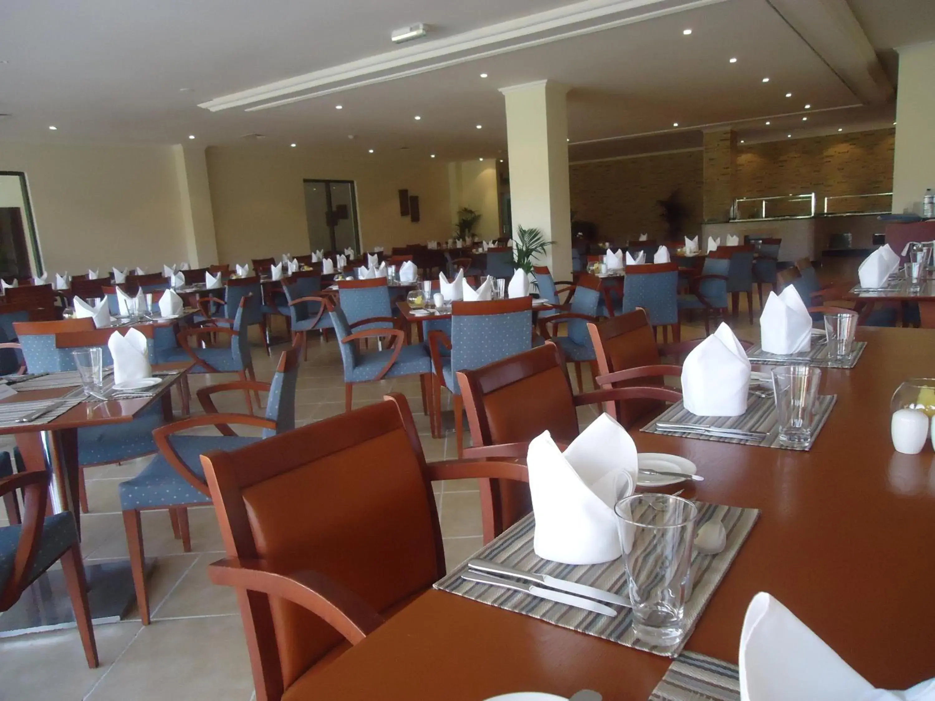 Restaurant/places to eat in Dhafra Beach Hotel Restaurant/places to eat in Dhafra Beach Hotel