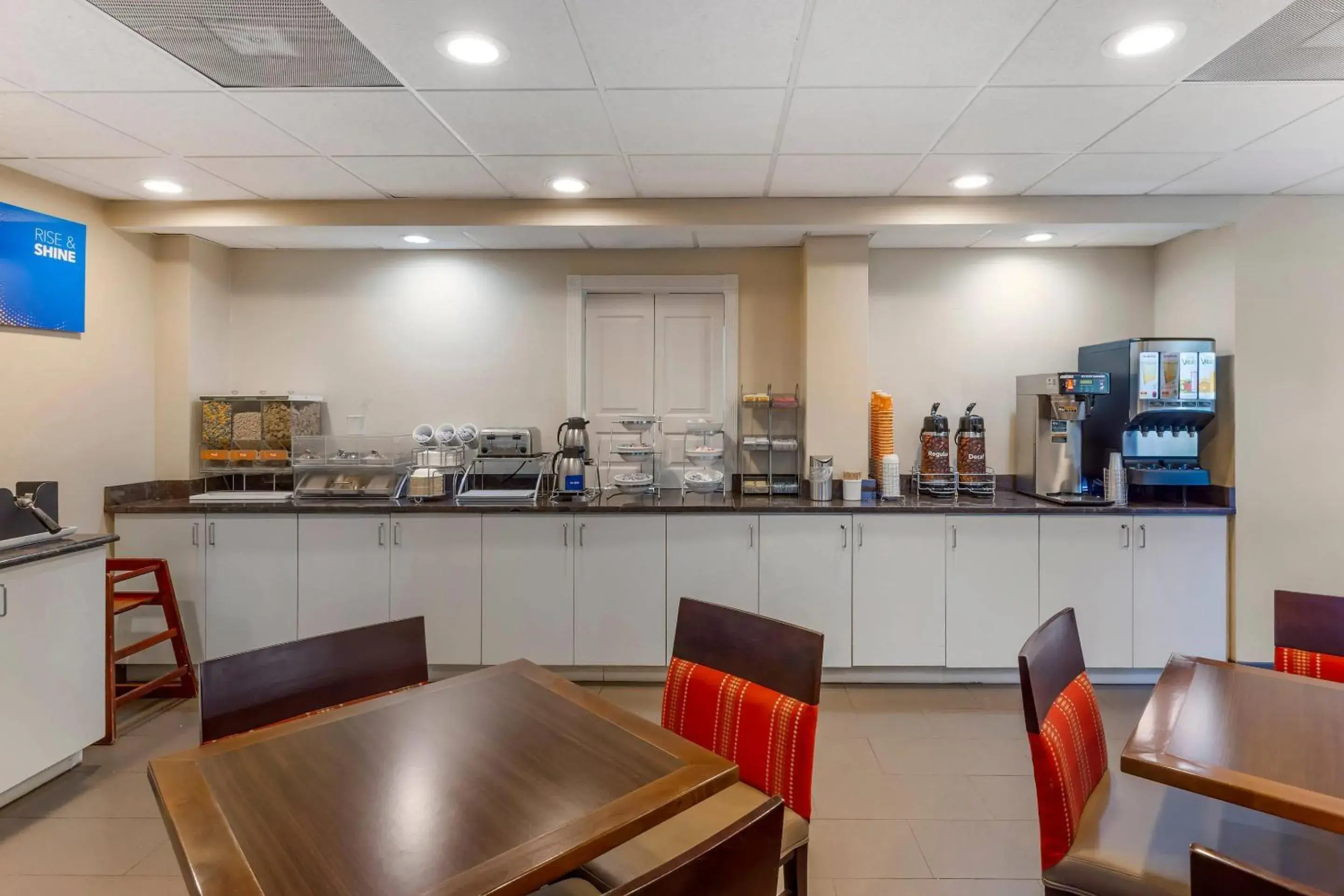 Breakfast in Comfort Suites Raleigh Walnut Creek Breakfast in Comfort Suites Raleigh Walnut Creek