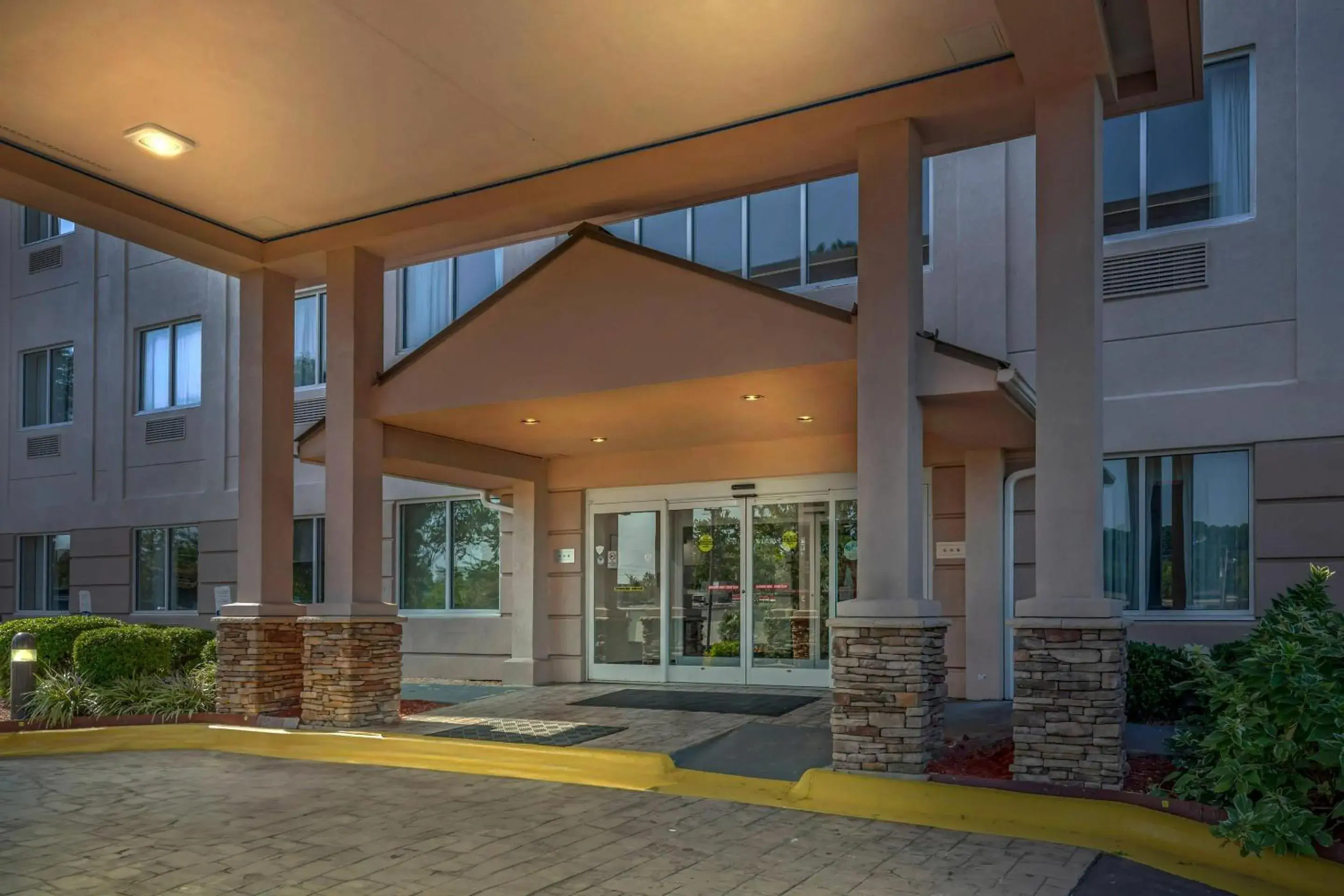 Property building in Comfort Suites Raleigh Walnut Creek Property building in Comfort Suites Raleigh Walnut Creek