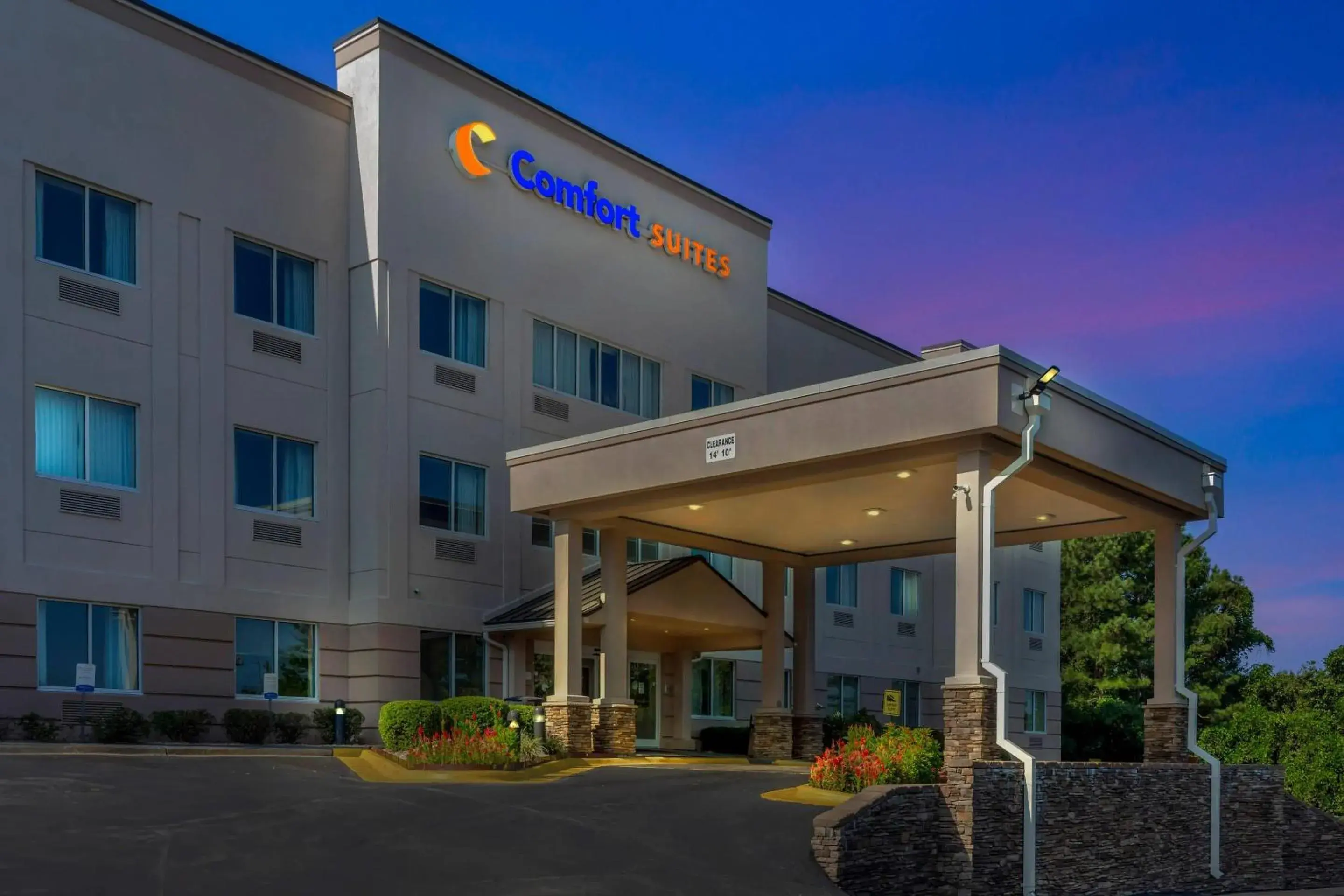 Property building in Comfort Suites Raleigh Walnut Creek Property building in Comfort Suites Raleigh Walnut Creek