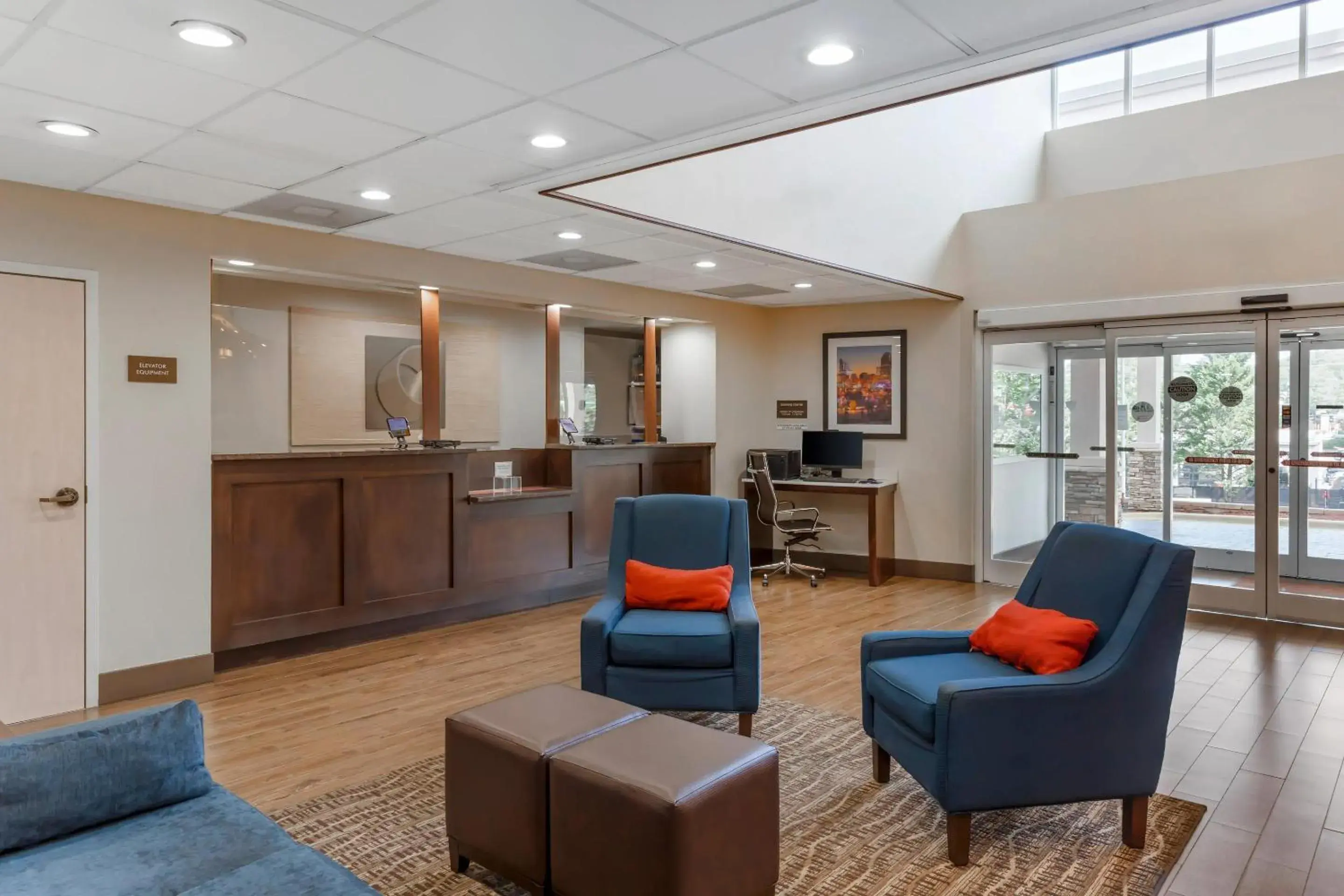 Lobby or reception in Comfort Suites Raleigh Walnut Creek Lobby or reception in Comfort Suites Raleigh Walnut Creek