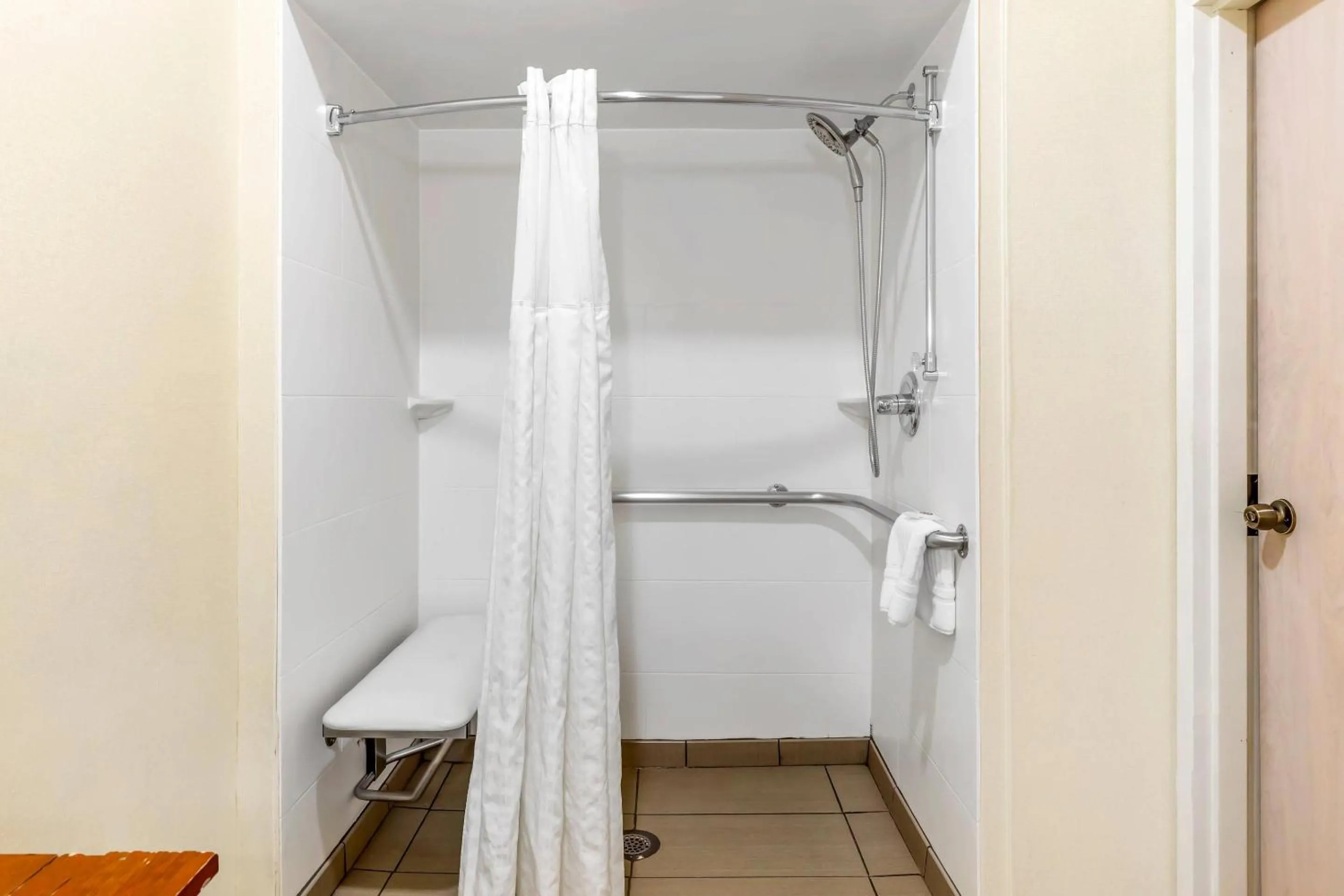 Bedroom in Comfort Suites Raleigh Walnut Creek