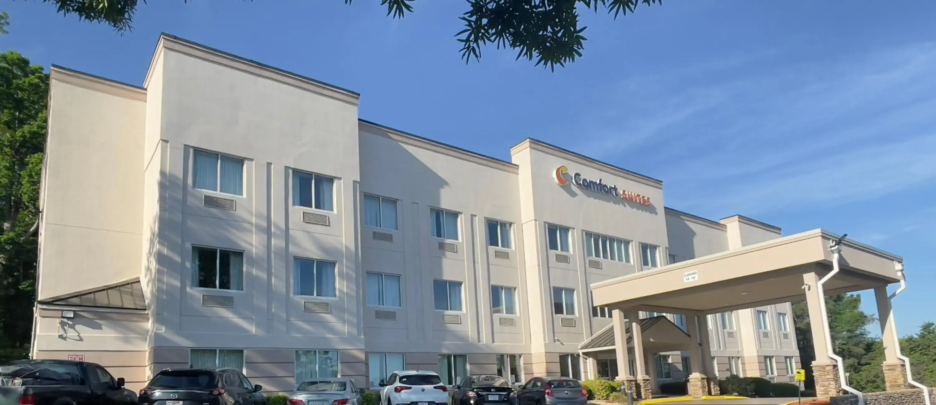 Property building in Comfort Suites Raleigh Walnut Creek Property building in Comfort Suites Raleigh Walnut Creek