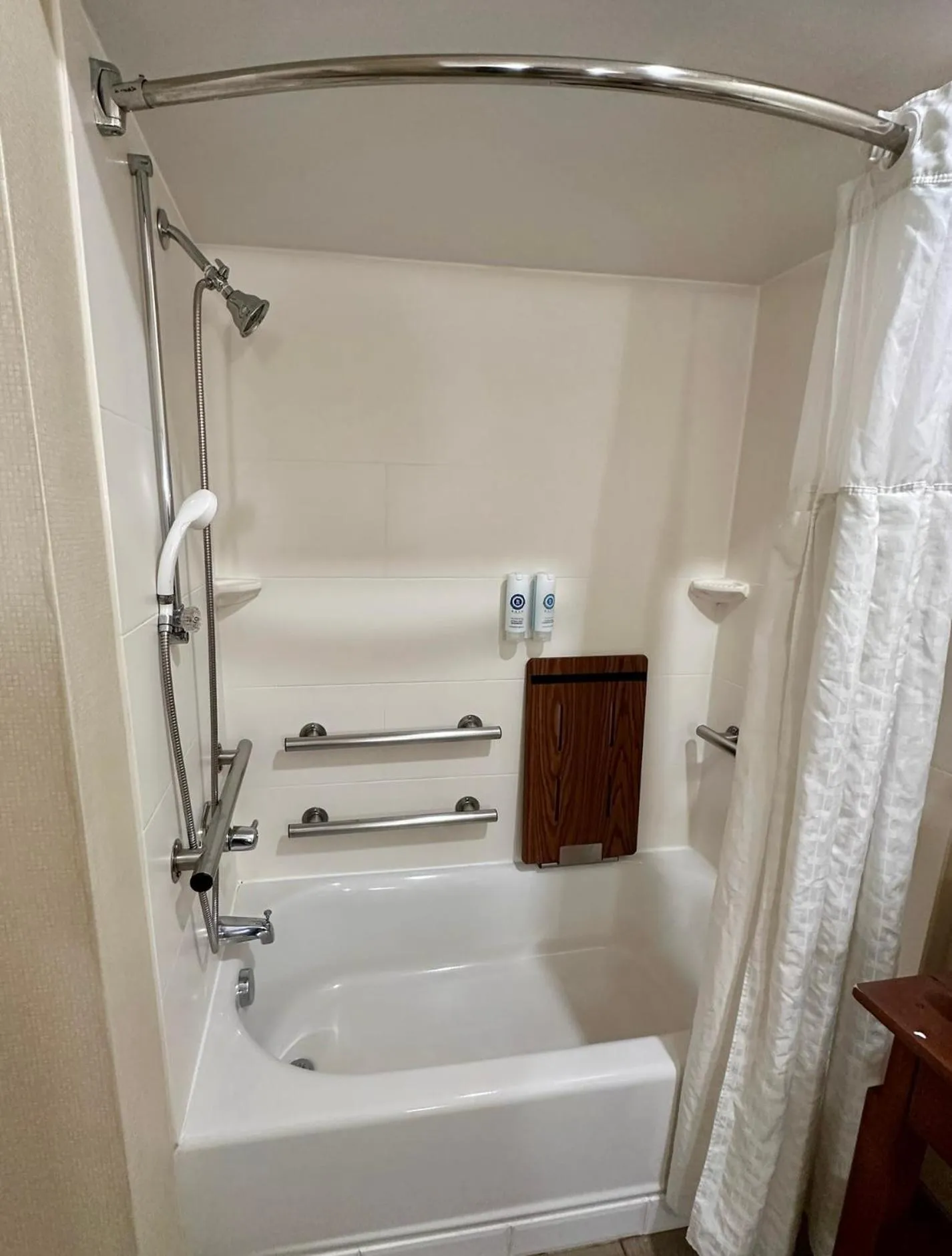 Bath in Comfort Suites Raleigh Walnut Creek