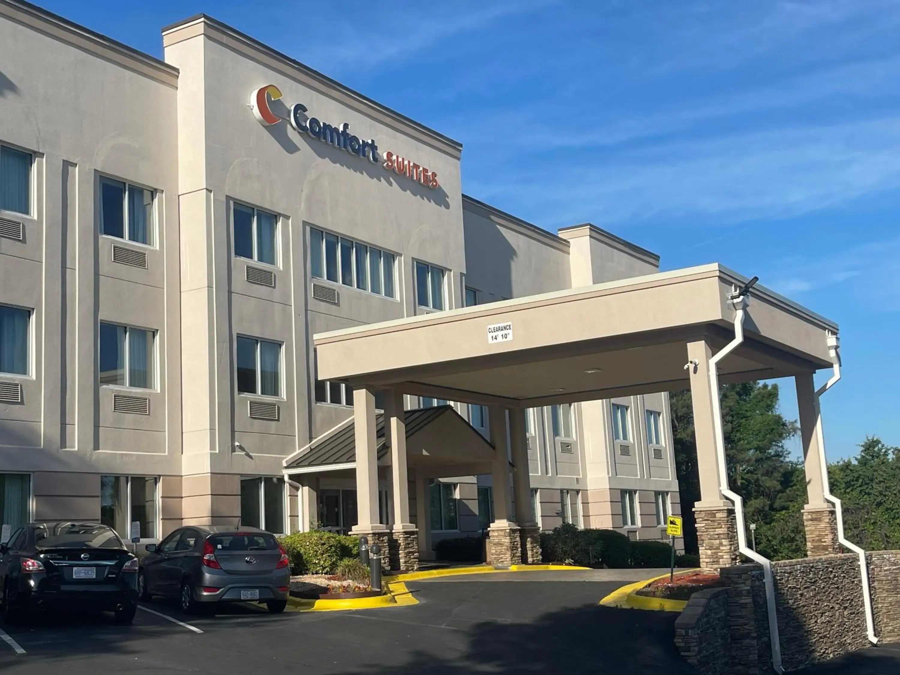 Property building in Comfort Suites Raleigh Walnut Creek Property building in Comfort Suites Raleigh Walnut Creek