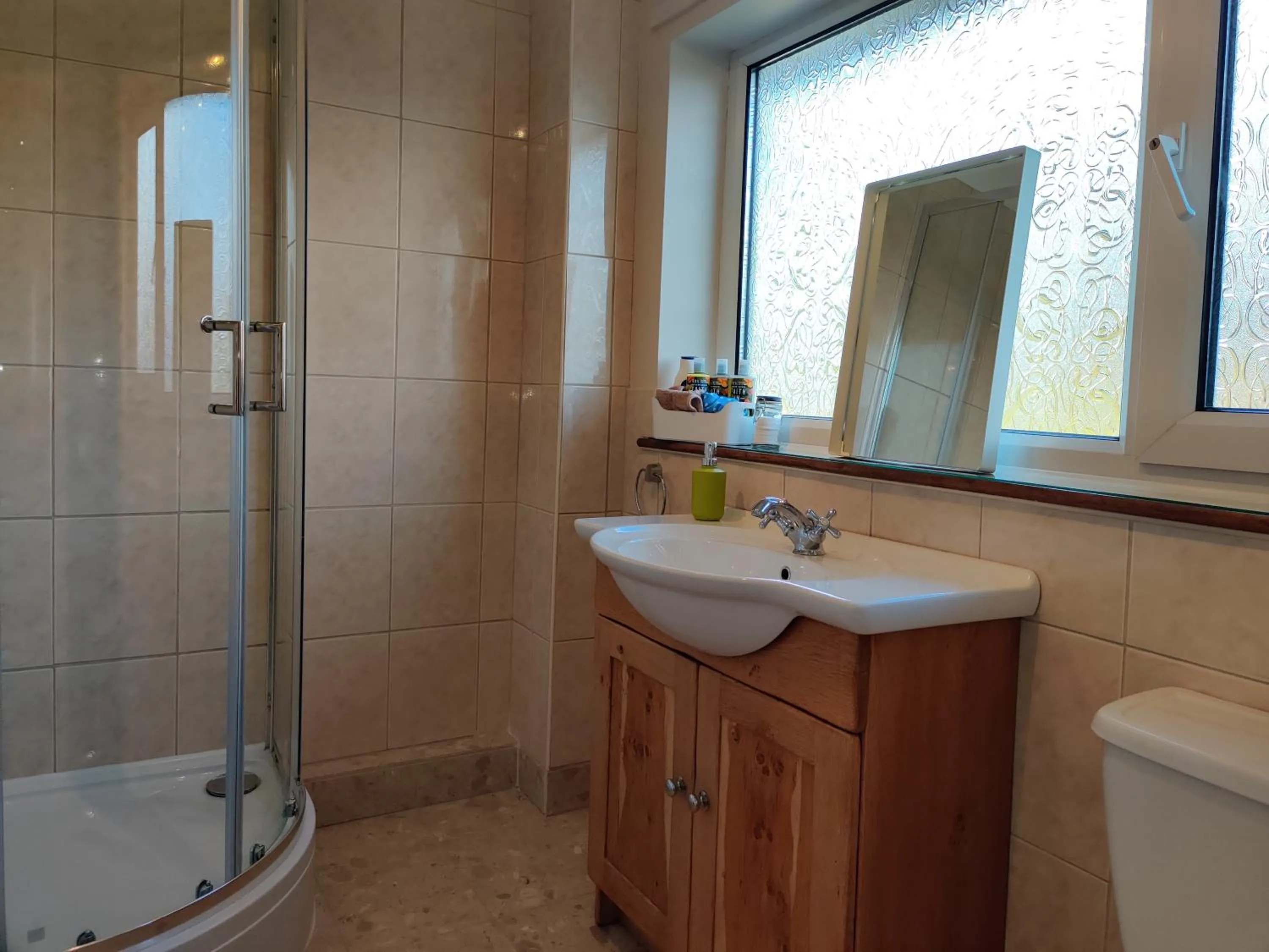 Bathroom in Nant Gloyw Oswestry
