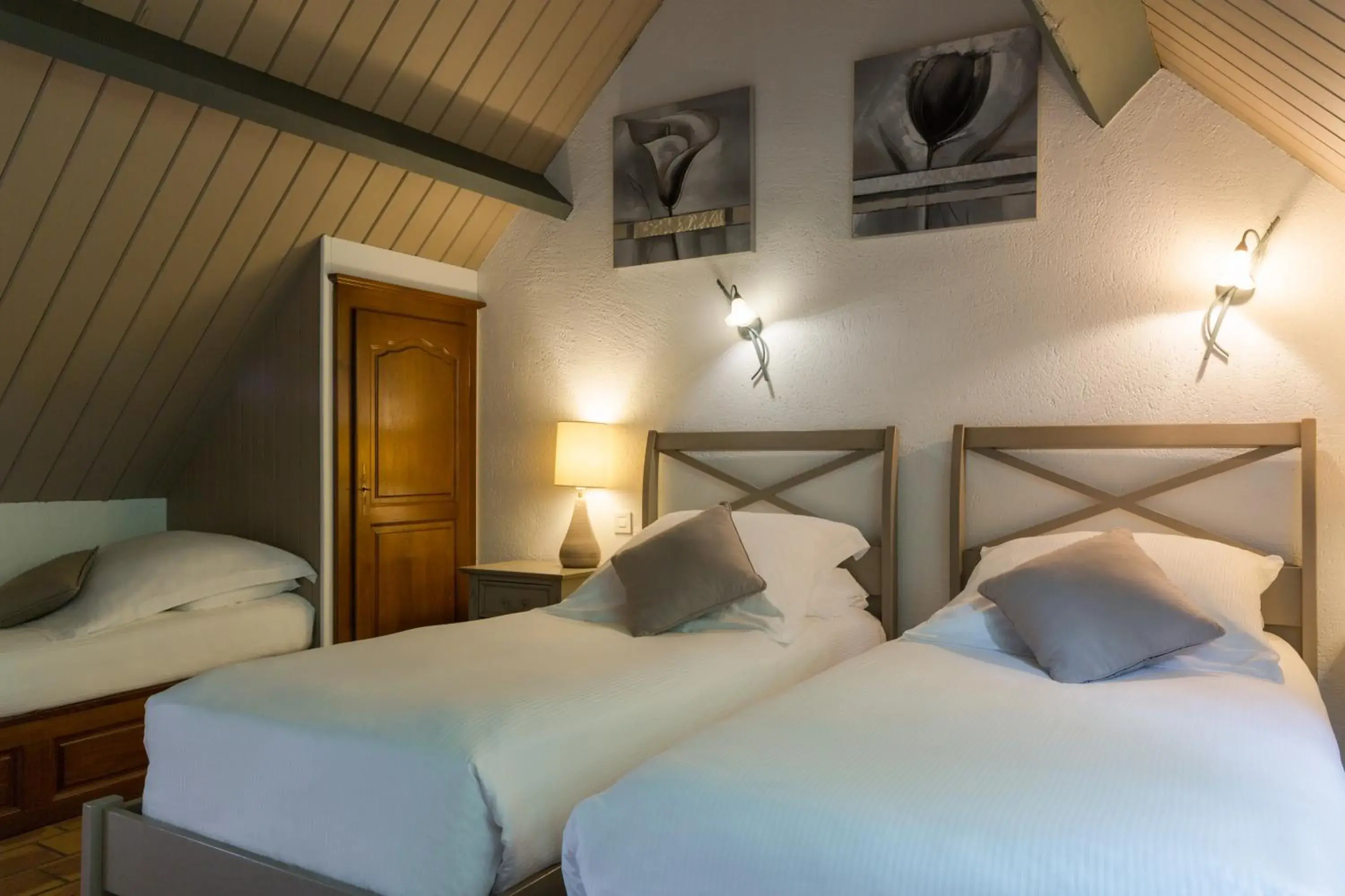 Classic Triple Room in L'Orée des Chênes, The Originals Relais Classic Triple Room in L'Orée des Chênes, The Originals Relais