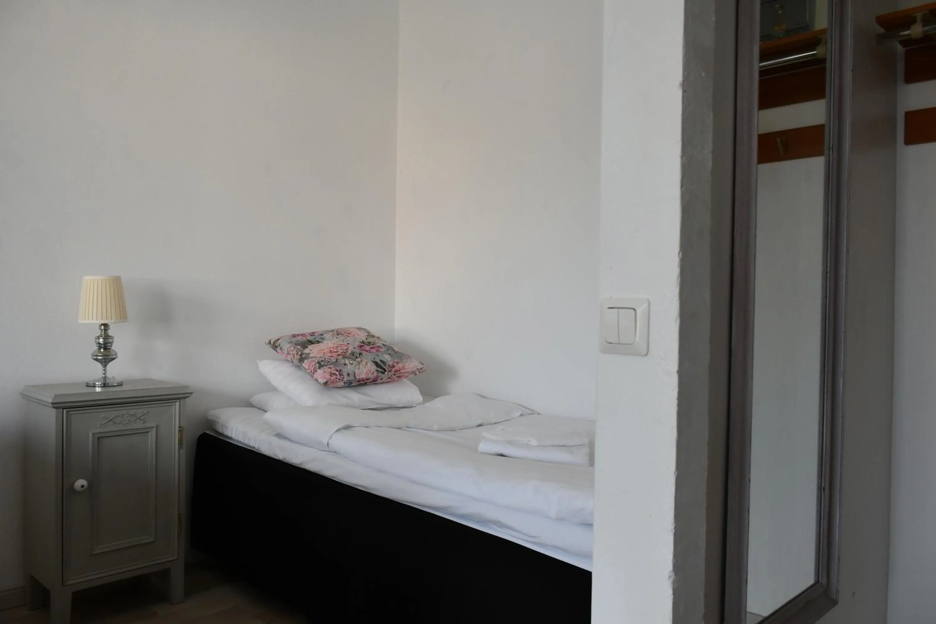 Bed in Hotel Alexander