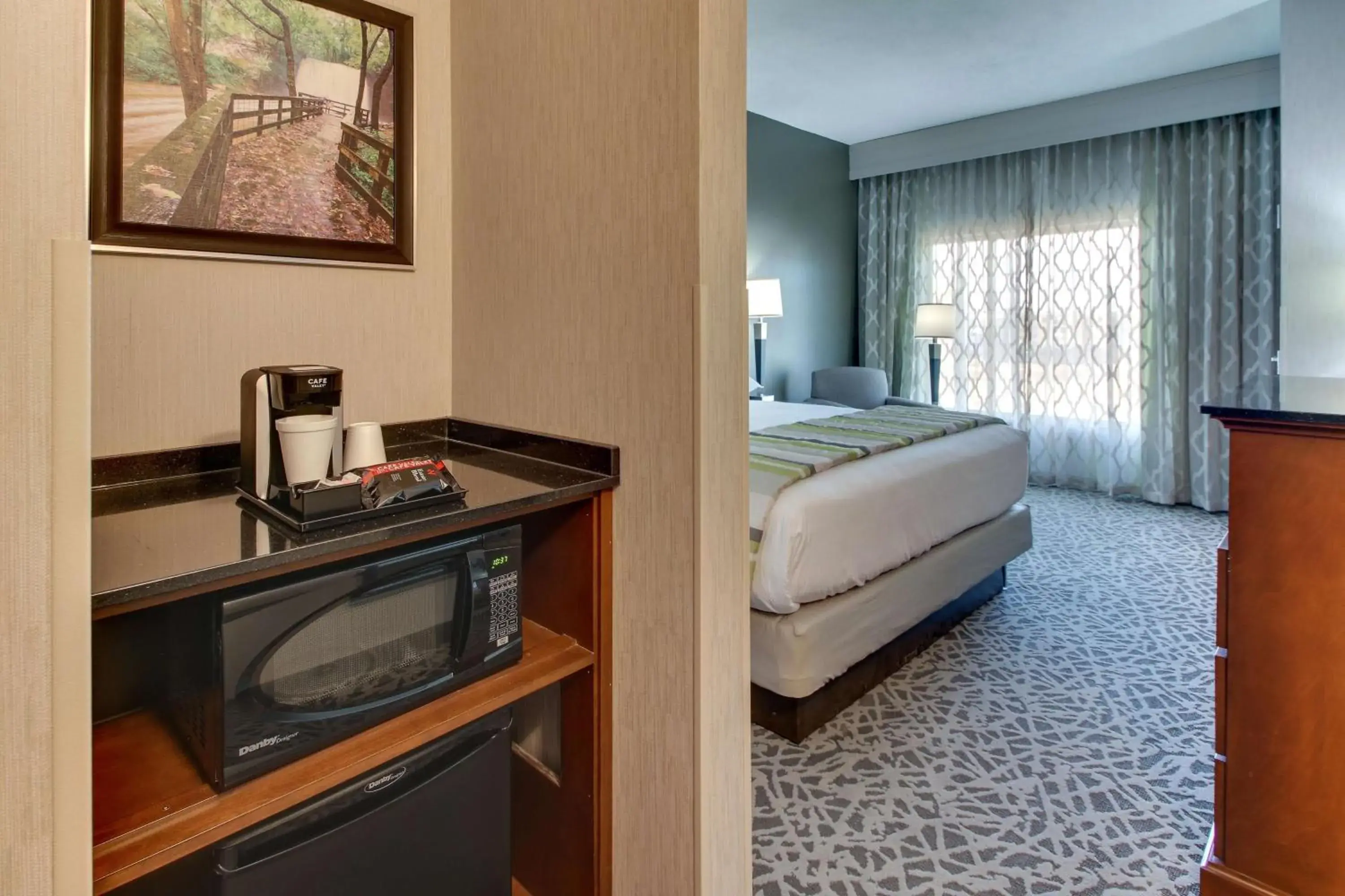 Photo of the whole room, Bed in Drury Inn & Suites Columbus Polaris Photo of the whole room, Bed in Drury Inn & Suites Columbus Polaris