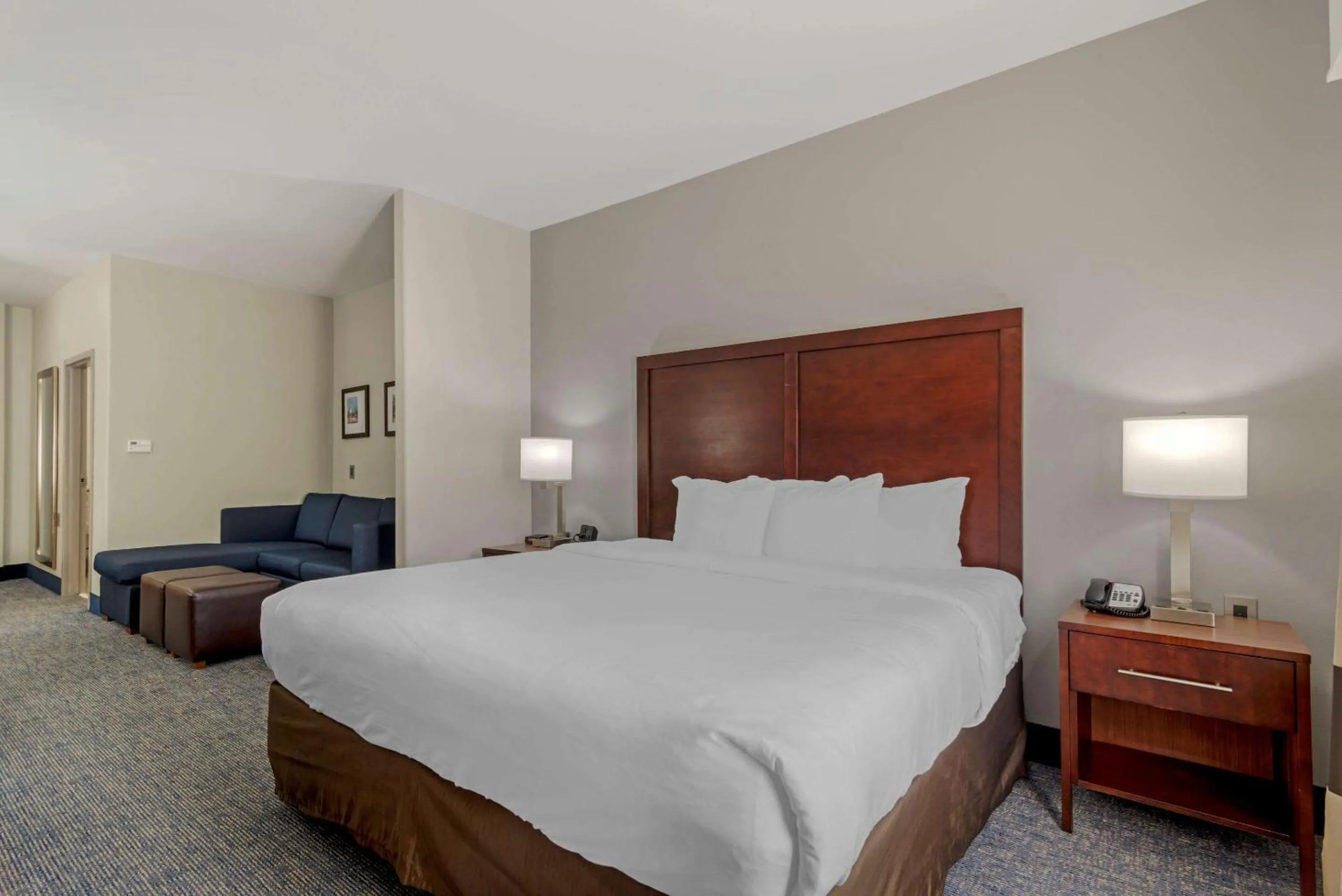 Bedroom, Bed in Comfort Suites Stockbridge Atlanta South
