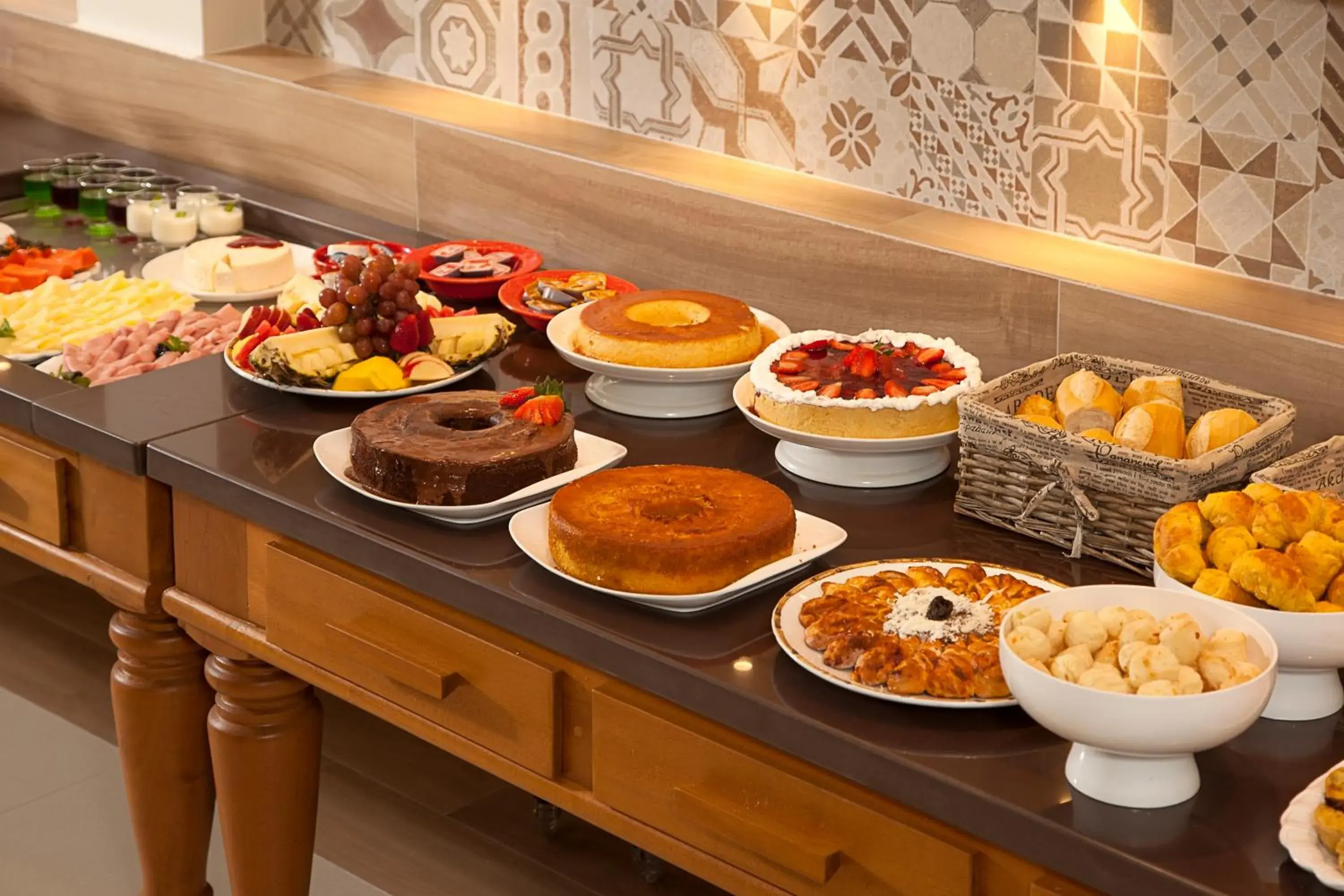 Buffet breakfast in Alves Hotel Buffet breakfast in Alves Hotel