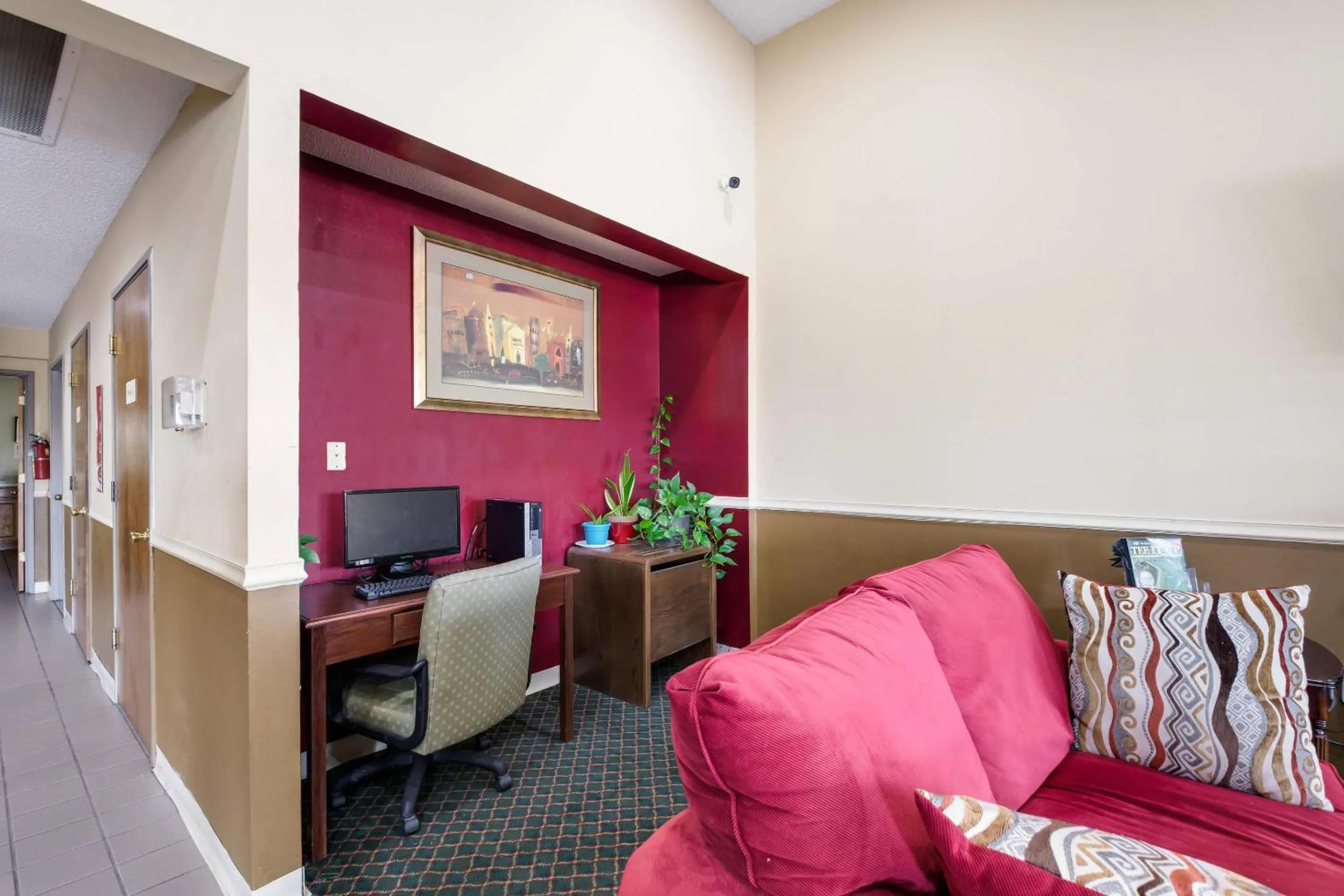 Business facilities in Econo Lodge Inn & Suites Knoxville East