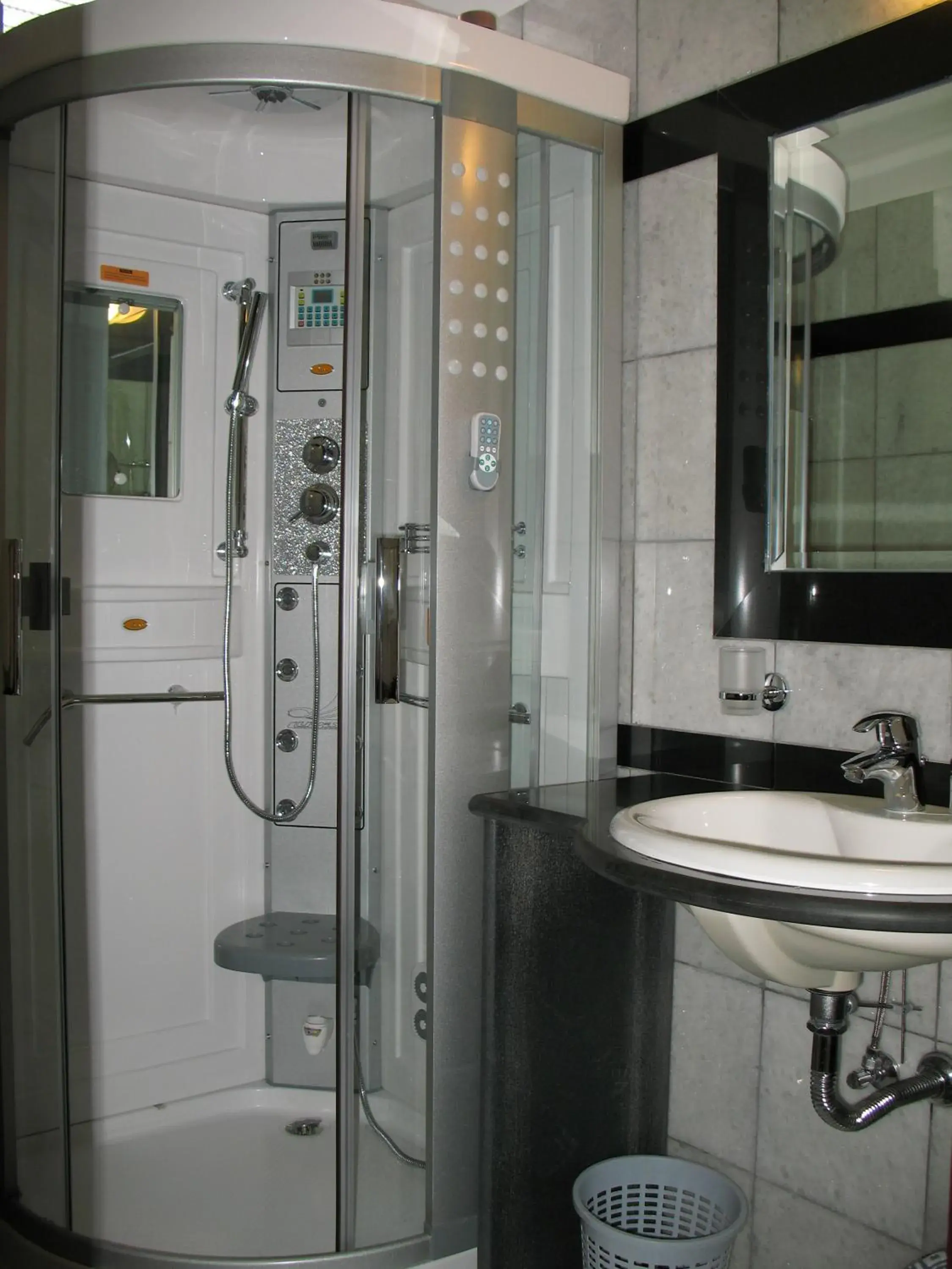 Double Room with Extra Bed (3 Adults) in Iliovasilema Double Room with Extra Bed (3 Adults) in Iliovasilema