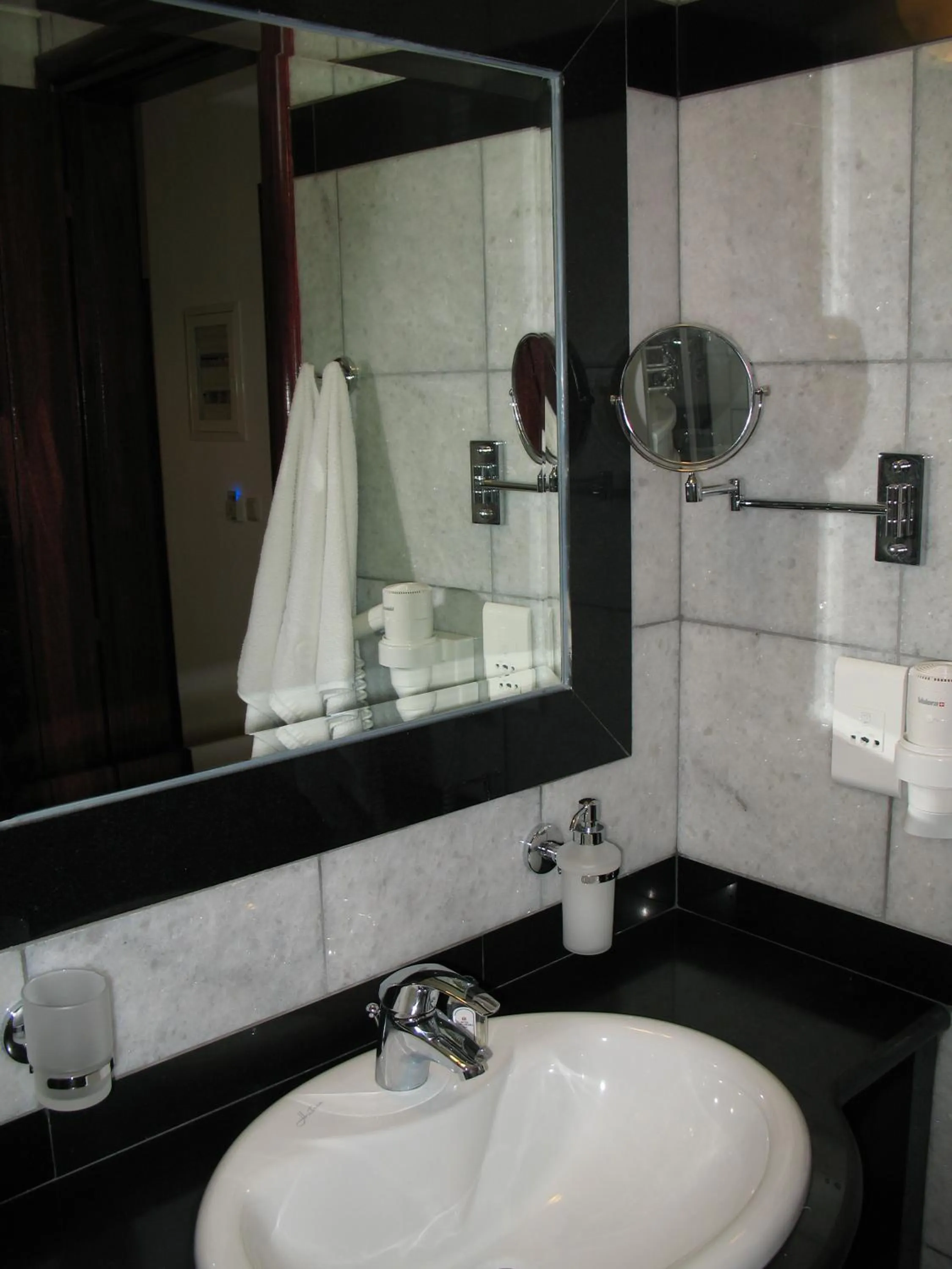 Bathroom in Iliovasilema