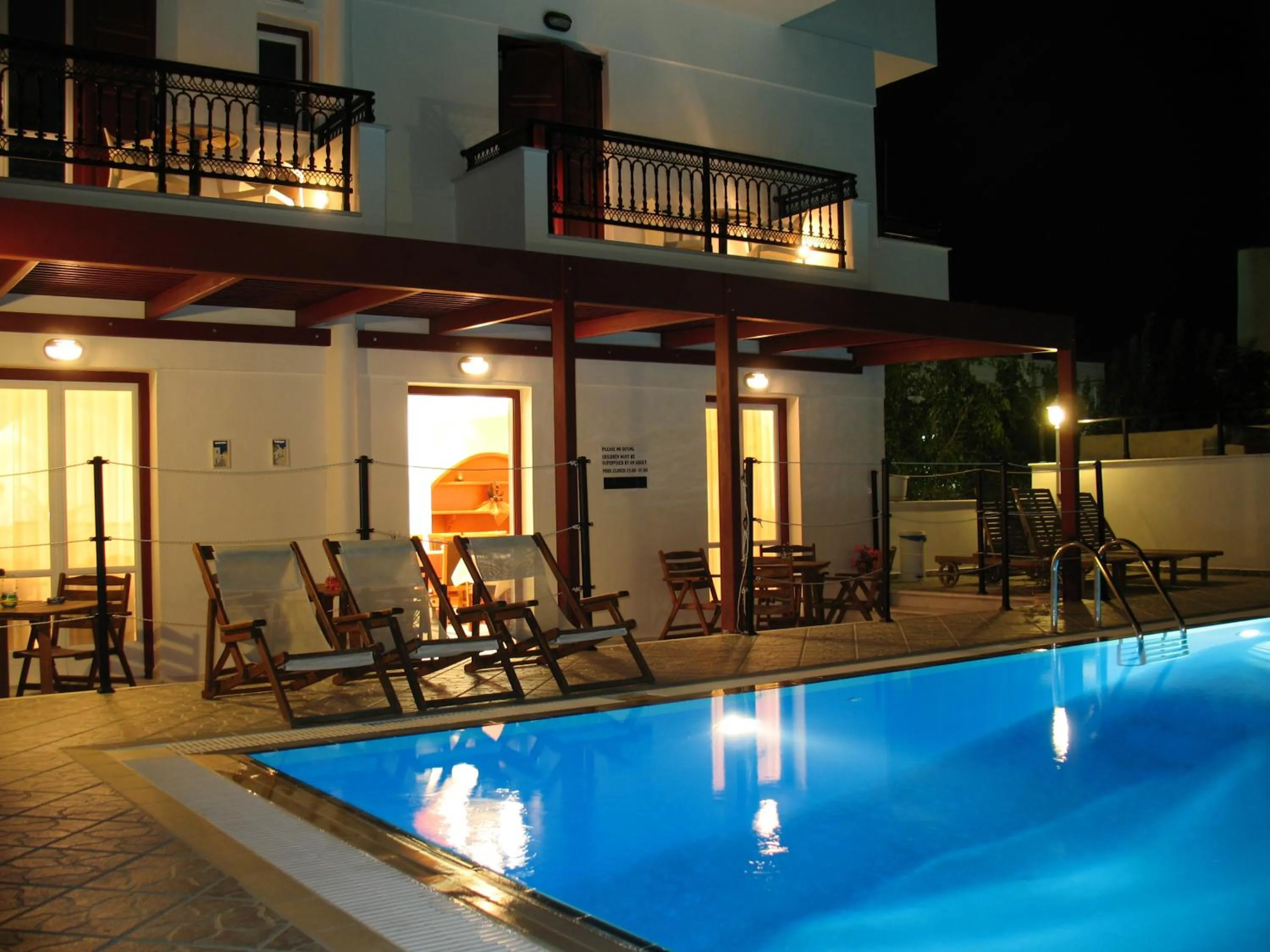 Swimming pool in Iliovasilema