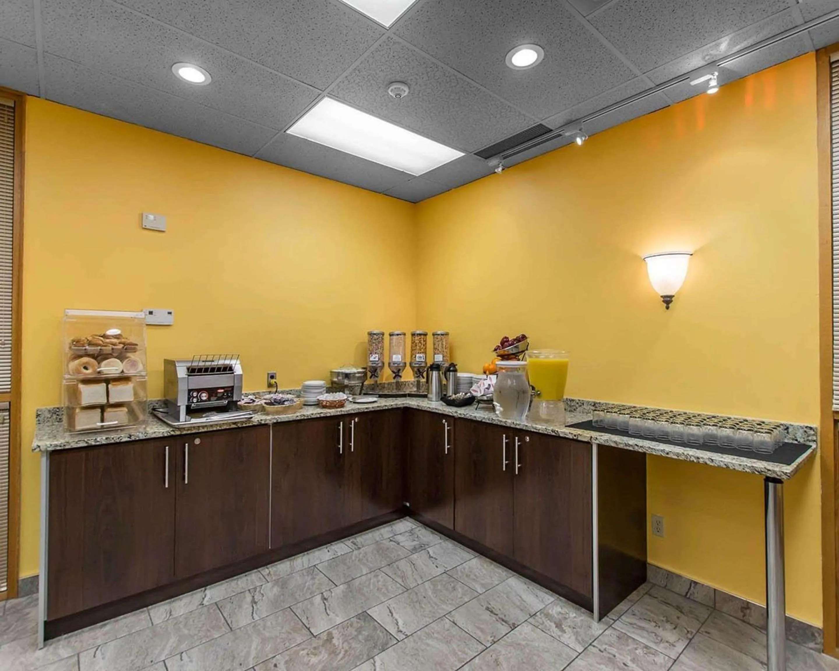 Breakfast in Quality Inn & Suites Bay Front