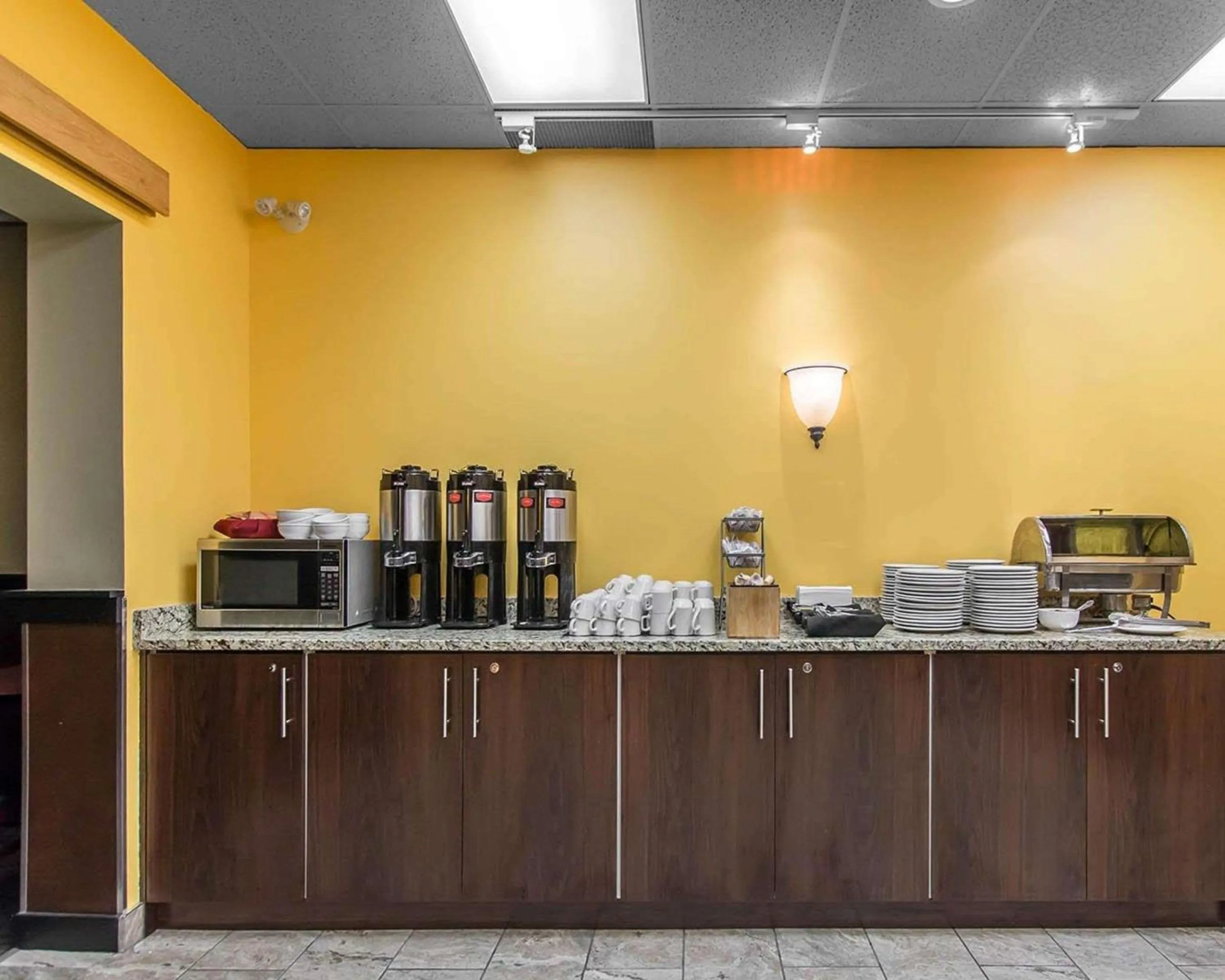 Breakfast in Quality Inn & Suites Bay Front