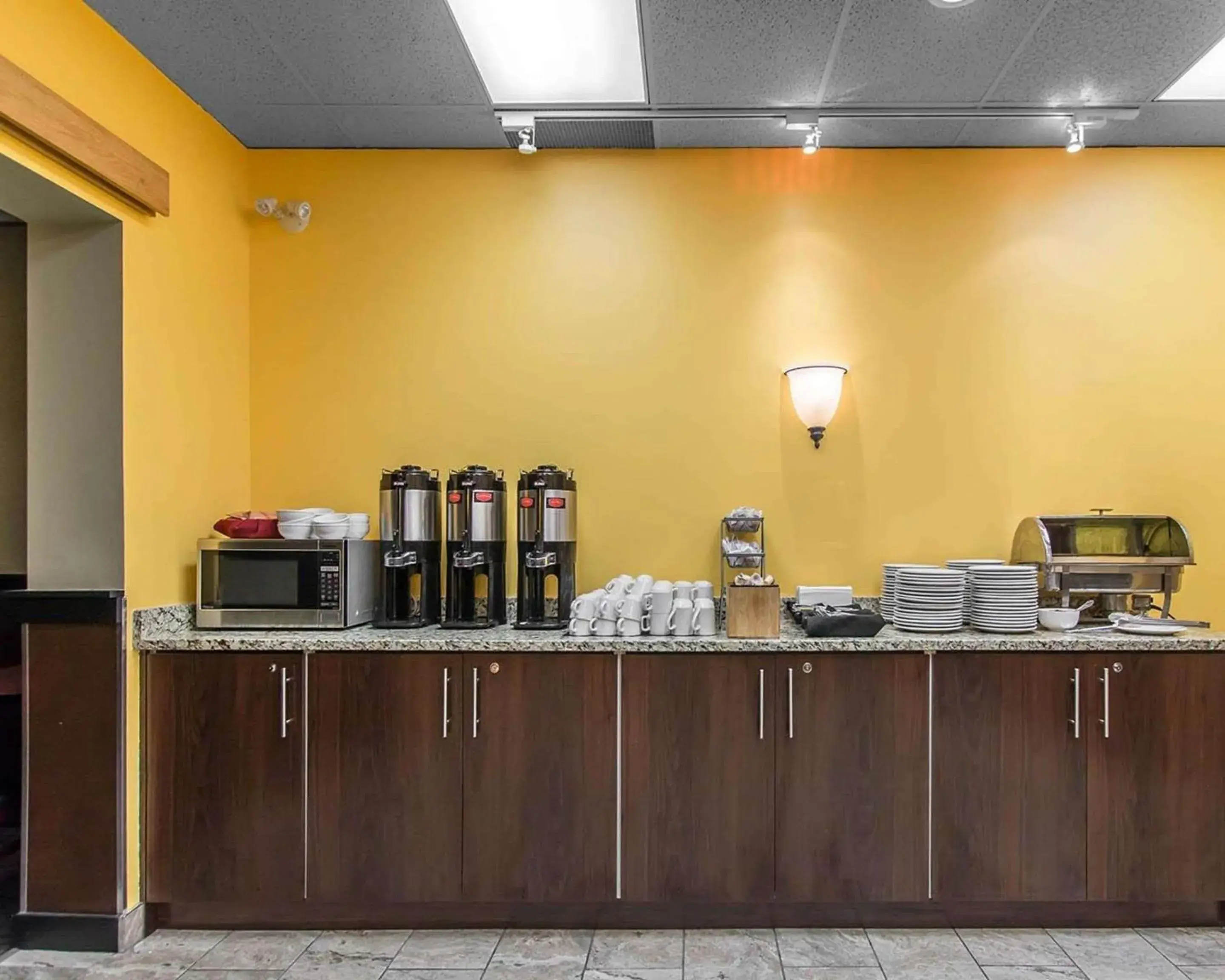 Breakfast in Quality Inn & Suites Bay Front Breakfast in Quality Inn & Suites Bay Front