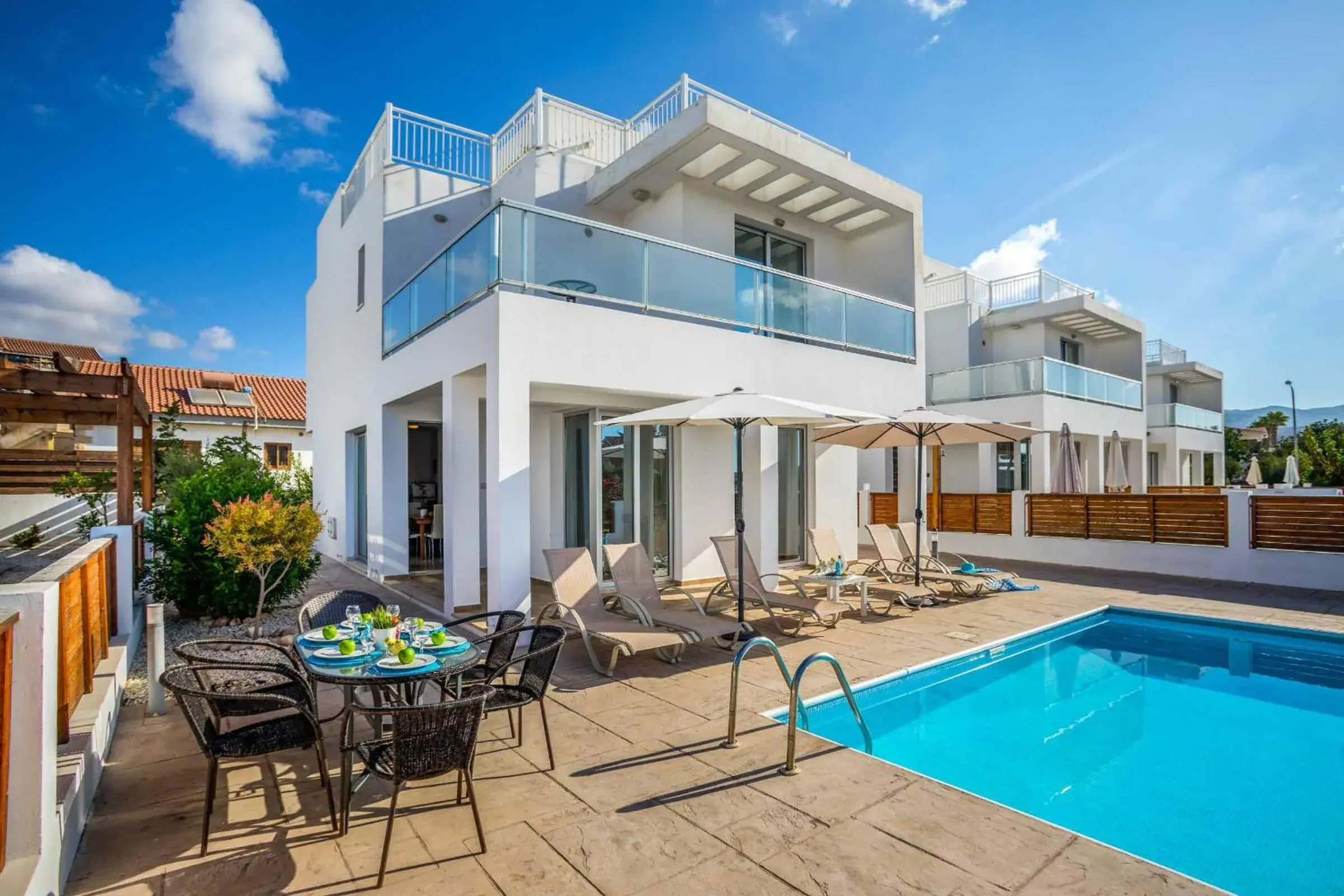 Villa White Daisy Villa White Daisy