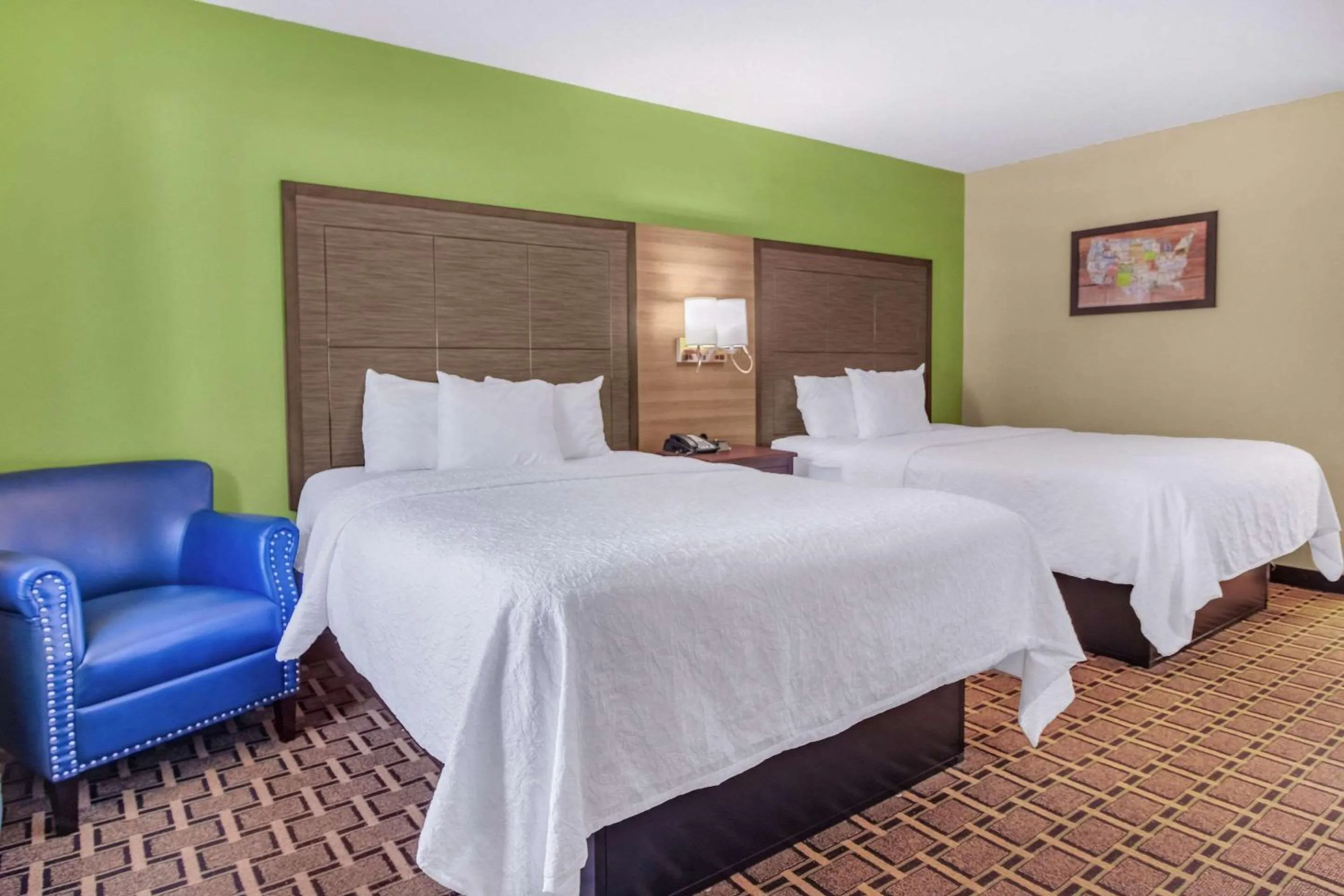 Bedroom, Bed in Econo Lodge