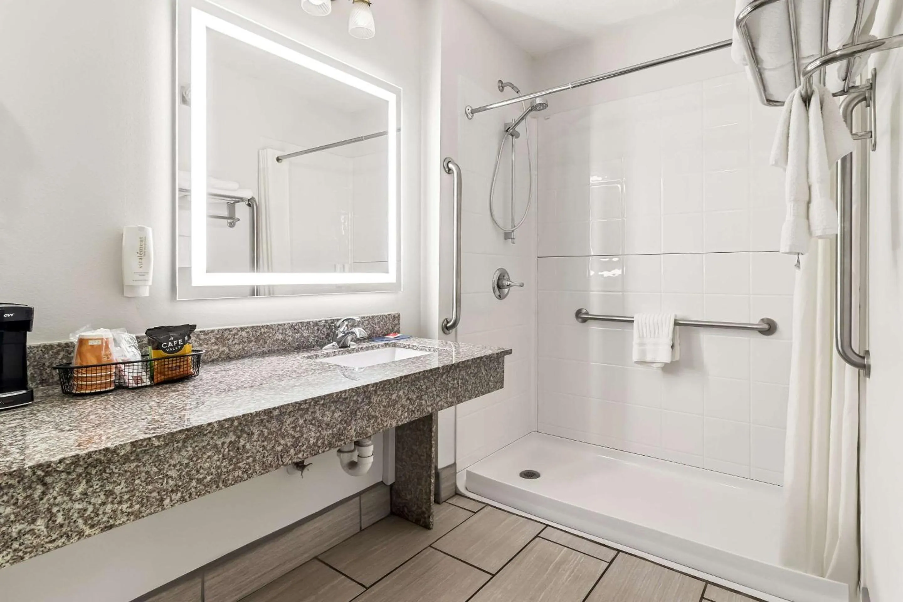 Bathroom in Econo Lodge