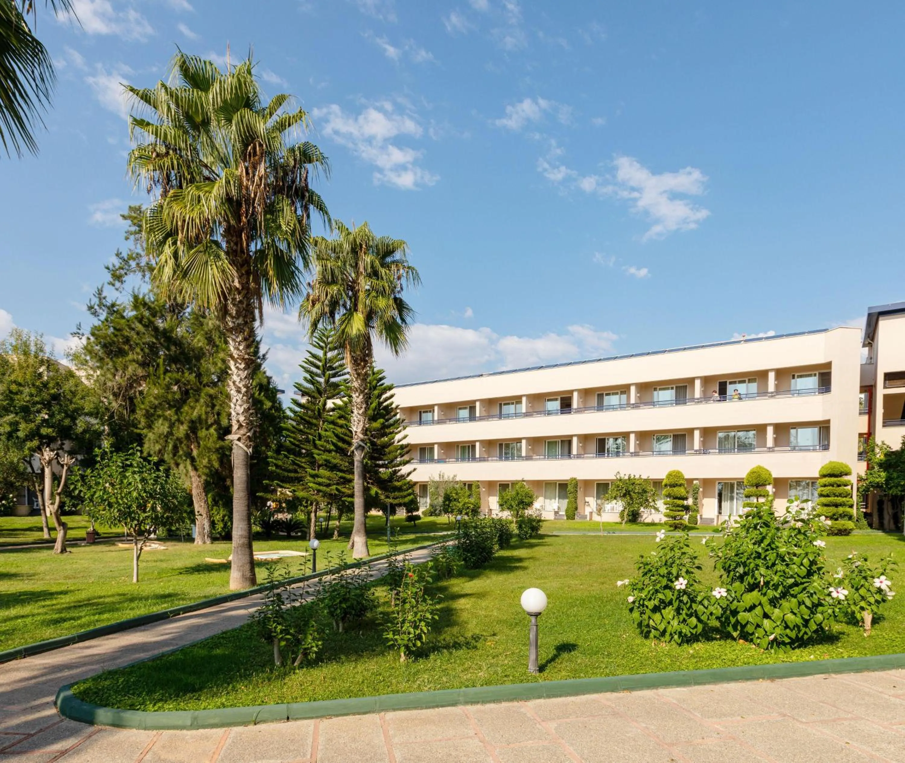 Property building in Labranda Alantur