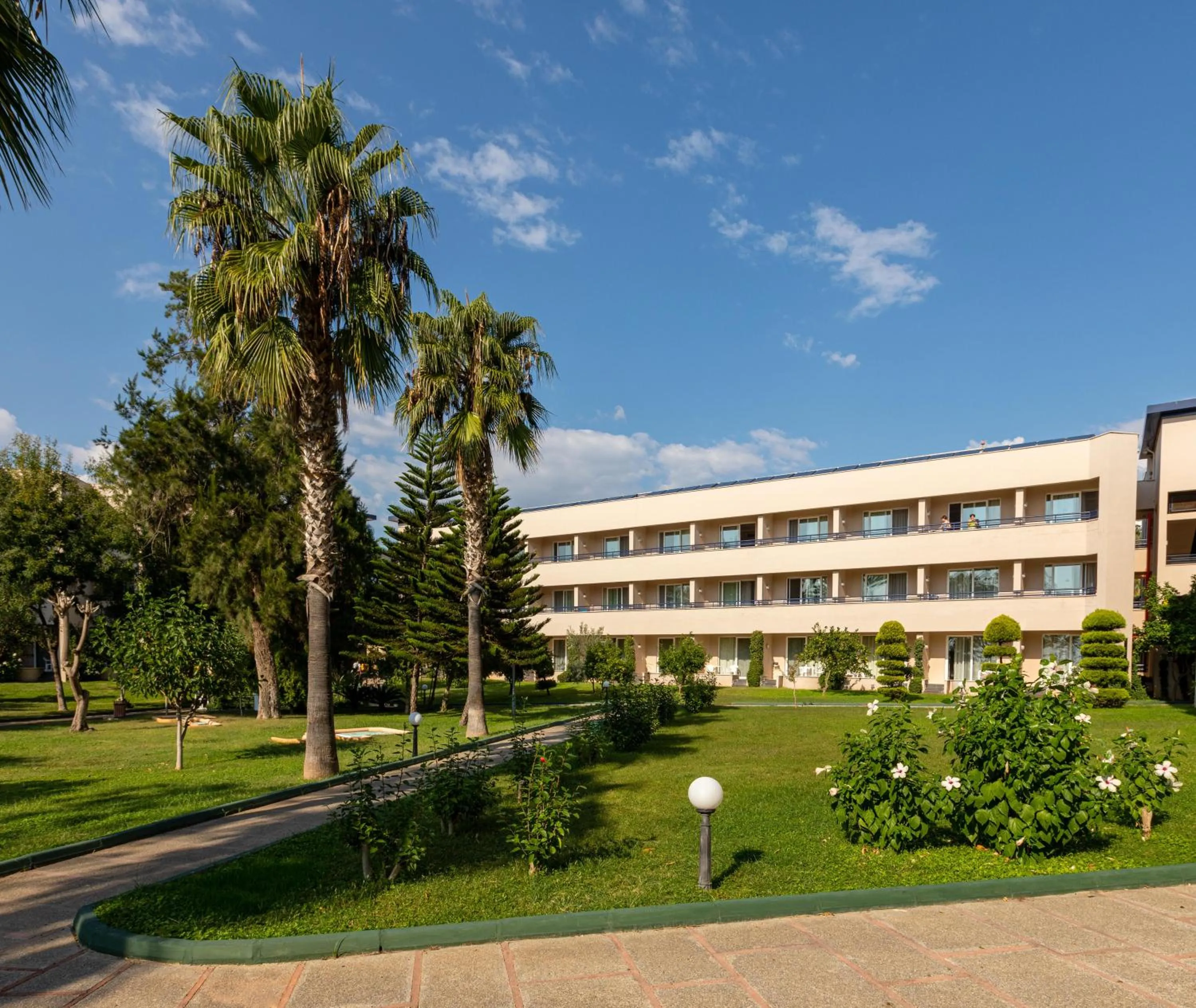 Property building in Labranda Alantur