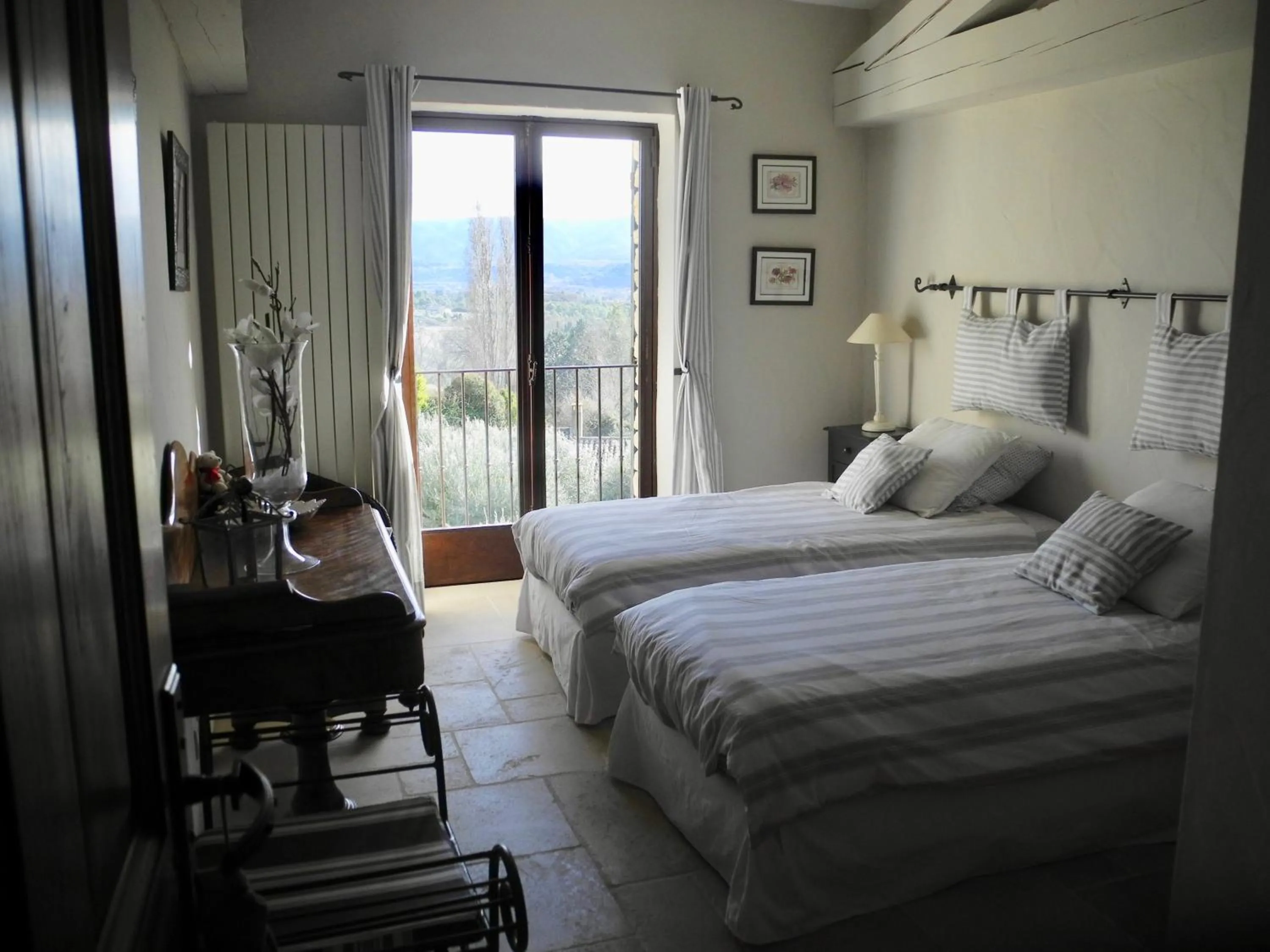 Bed in OUSTAU DE PIERA