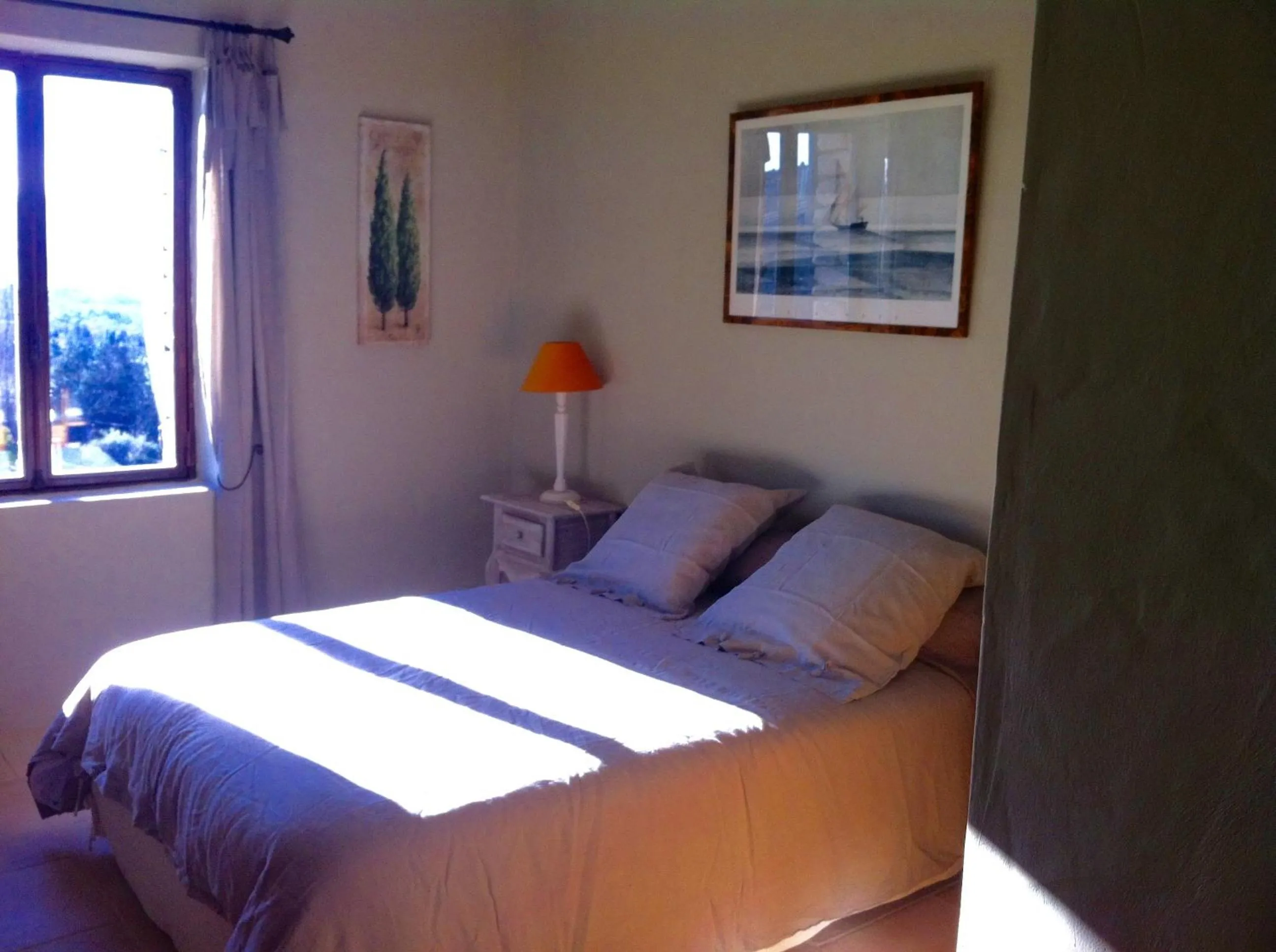 Bed in OUSTAU DE PIERA