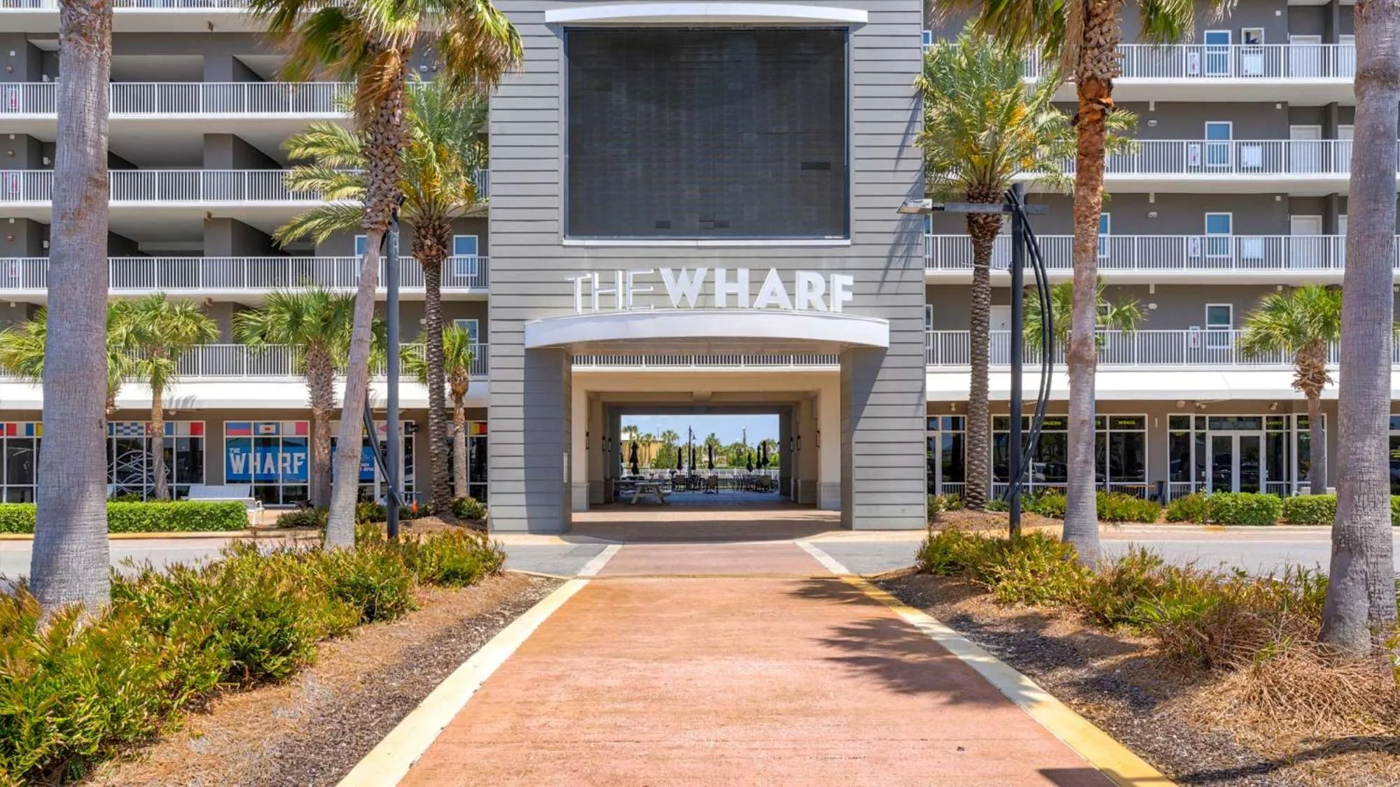 Laketown Wharf 1037