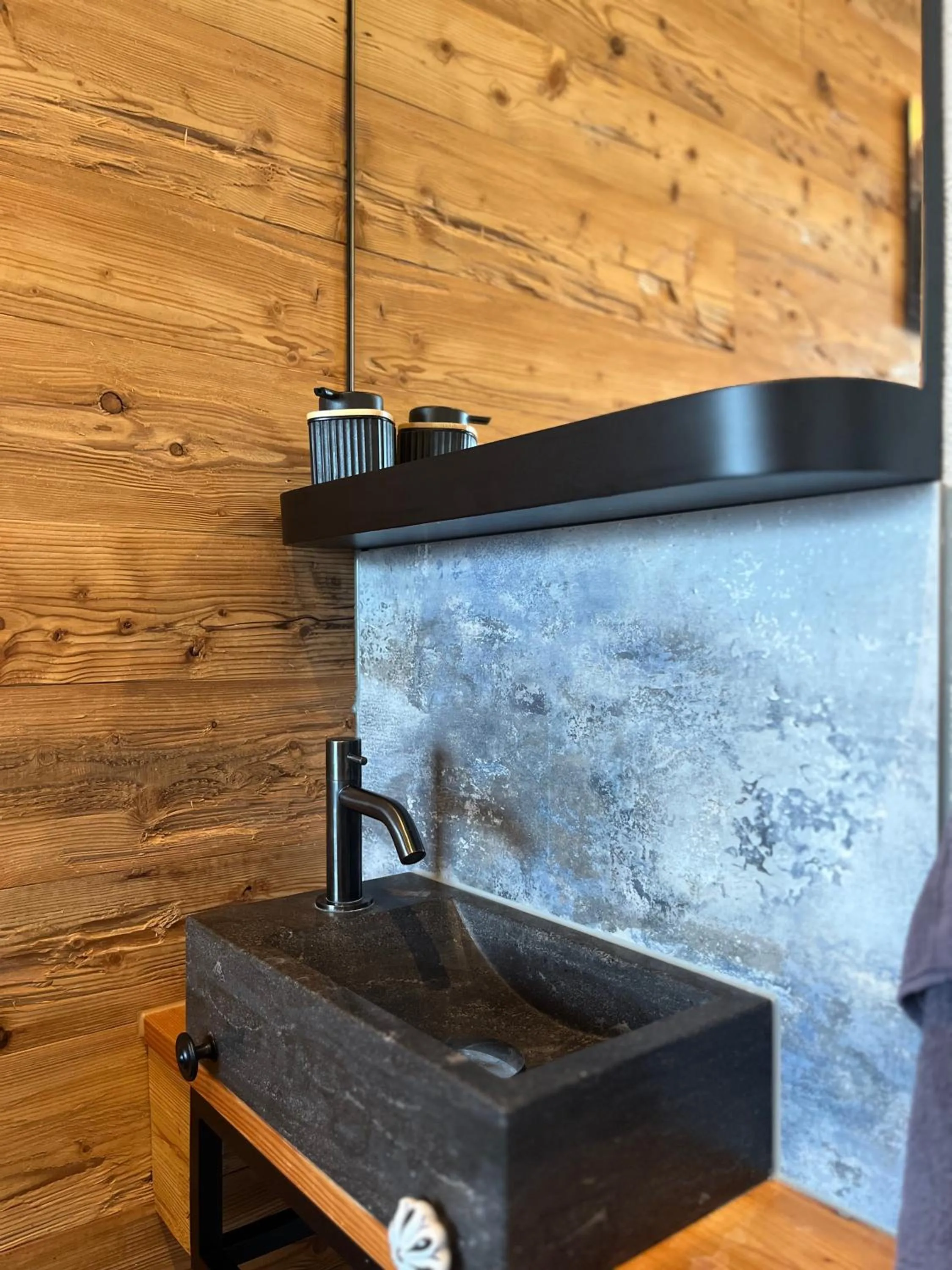 Berggasthaus Eggberge - Boutique Mountain Hotel - Access via Cablecar