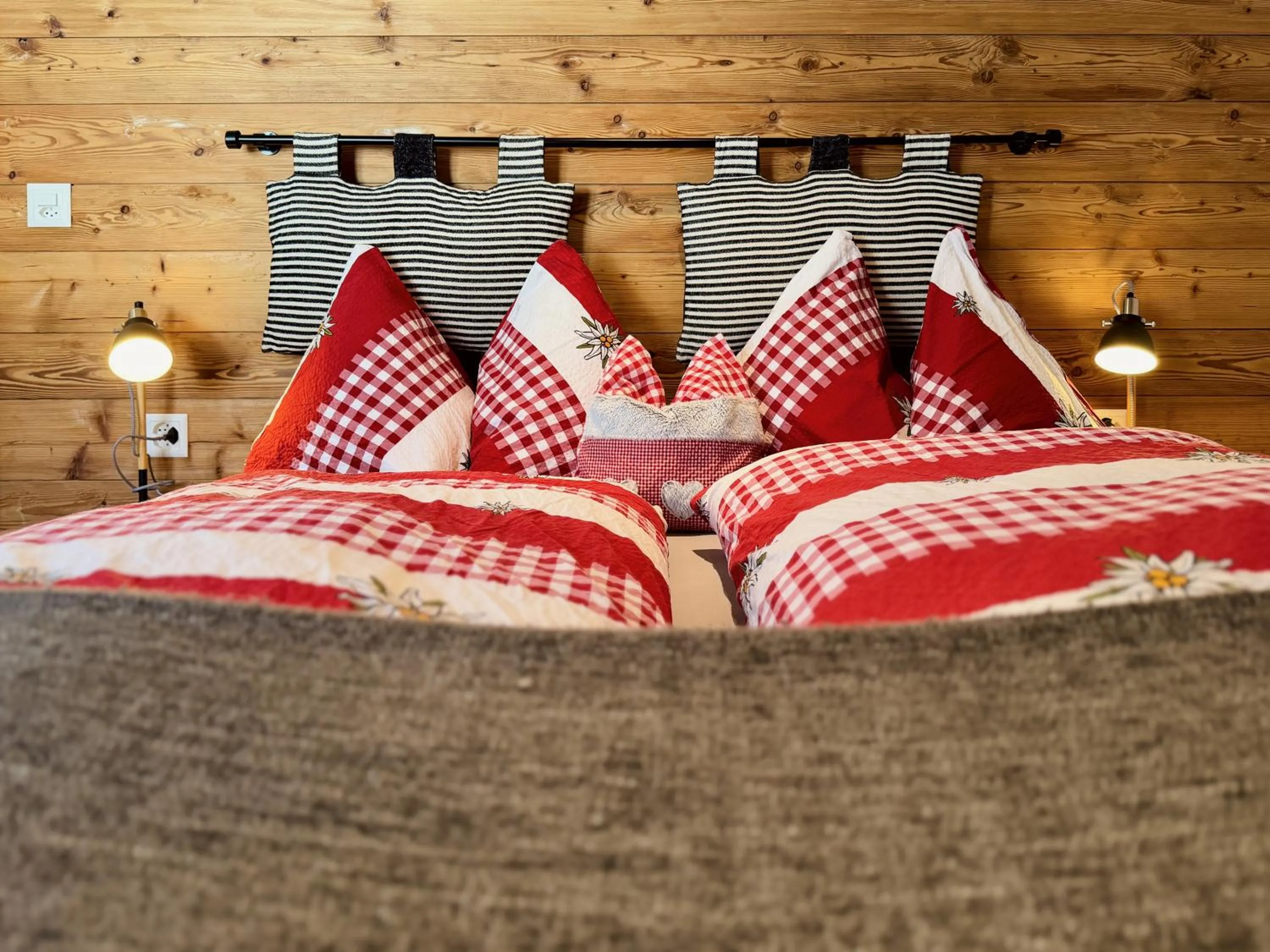 Bed in Berggasthaus Eggberge - Boutique Mountain Hotel - Access via Cablecar