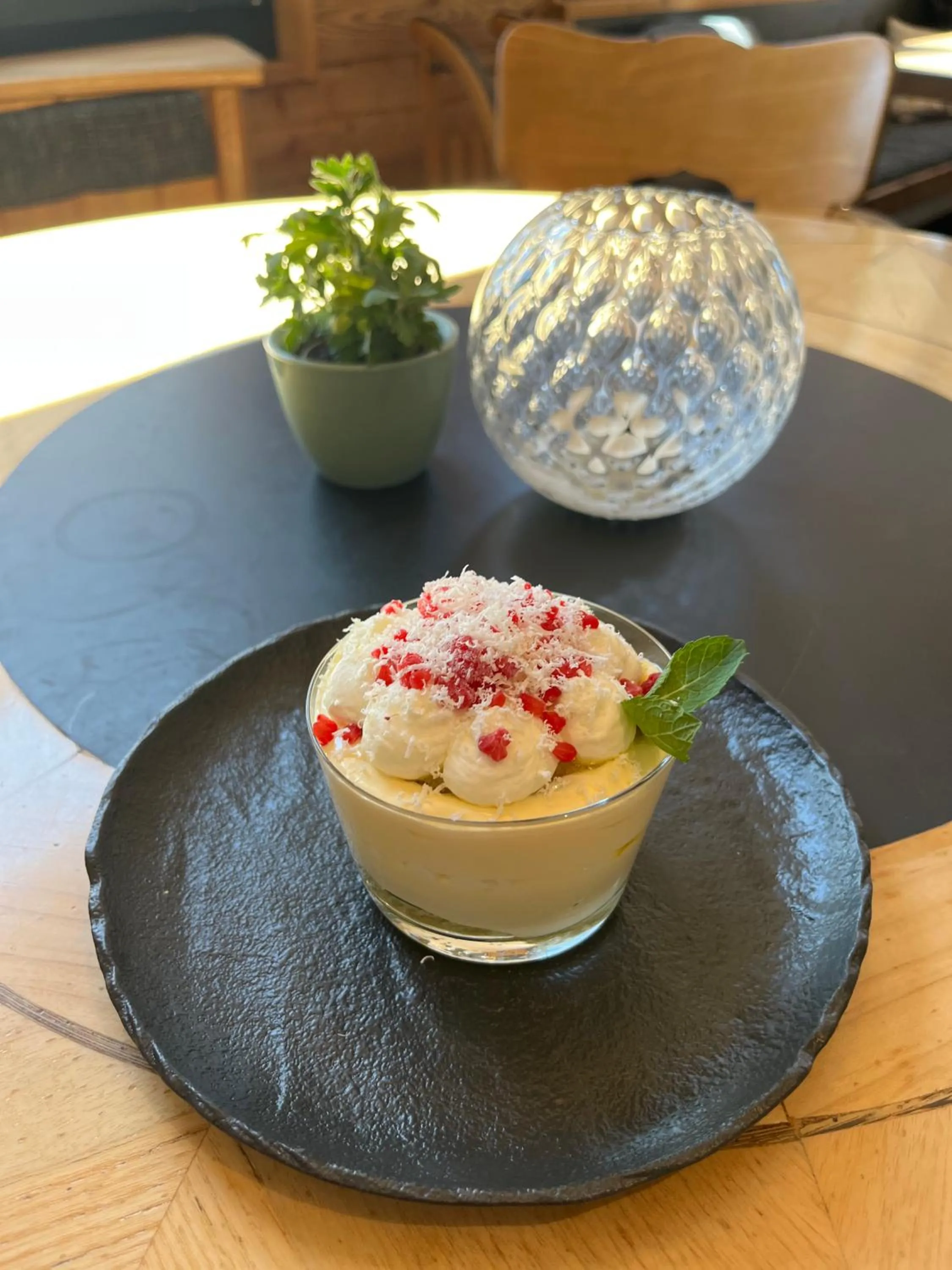 Food in Berggasthaus Eggberge - Boutique Mountain Hotel - Access via Cablecar