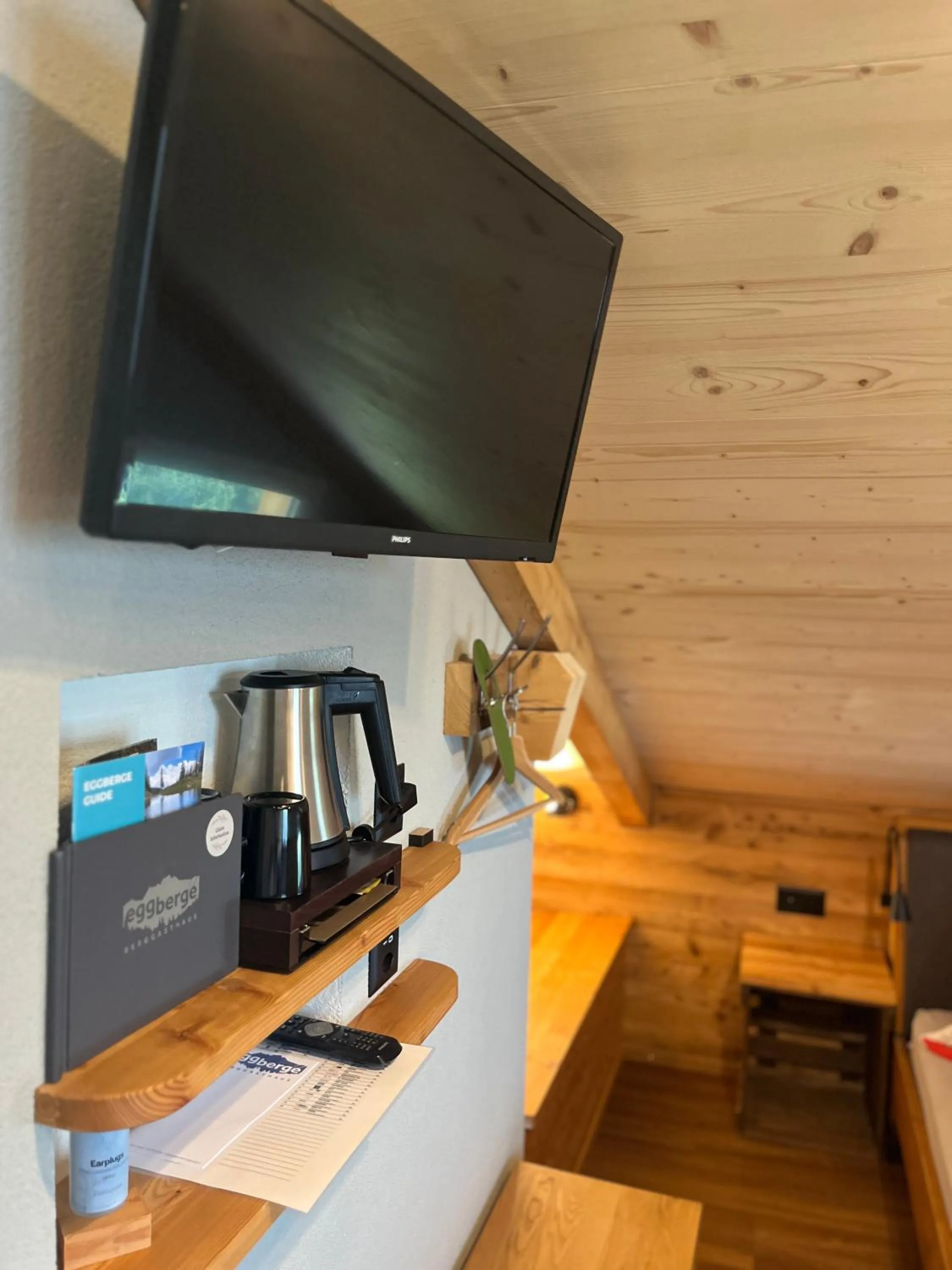 TV and multimedia in Berggasthaus Eggberge - Boutique Mountain Hotel - Access via Cablecar