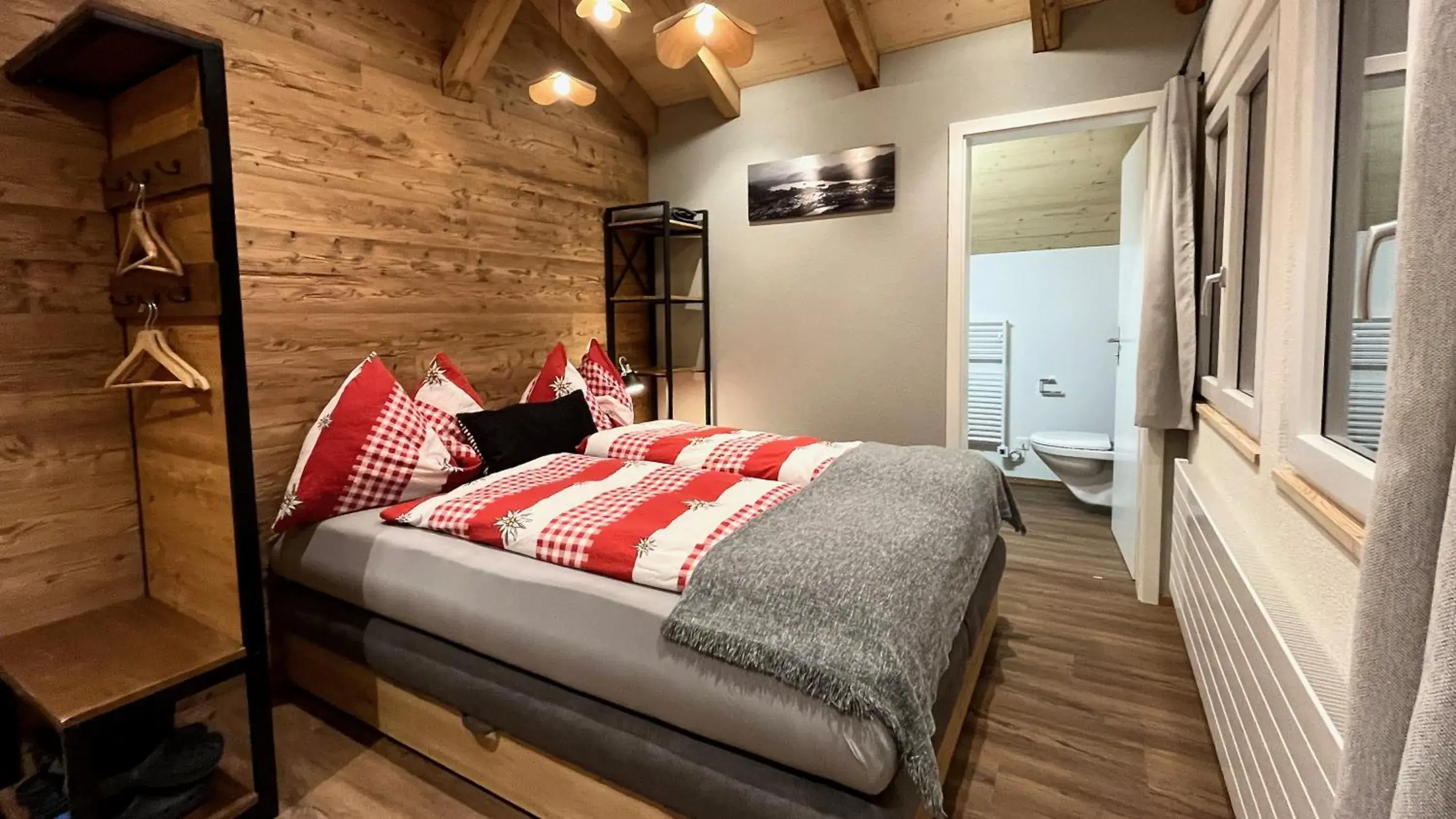 Family Room with Shower in Berggasthaus Eggberge - Boutique Mountain Hotel - Access via Cablecar Family Room with Shower in Berggasthaus Eggberge - Boutique Mountain Hotel - Access via Cablecar