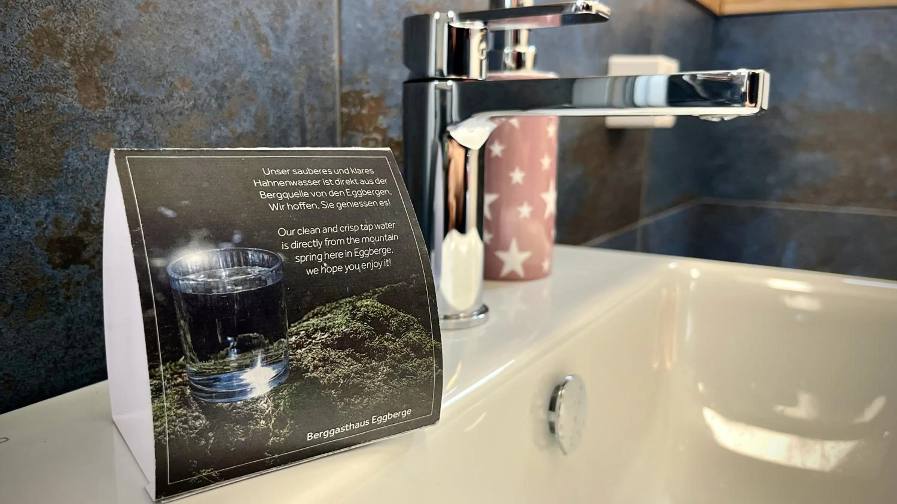 Berggasthaus Eggberge - Boutique Mountain Hotel - Access via Cablecar